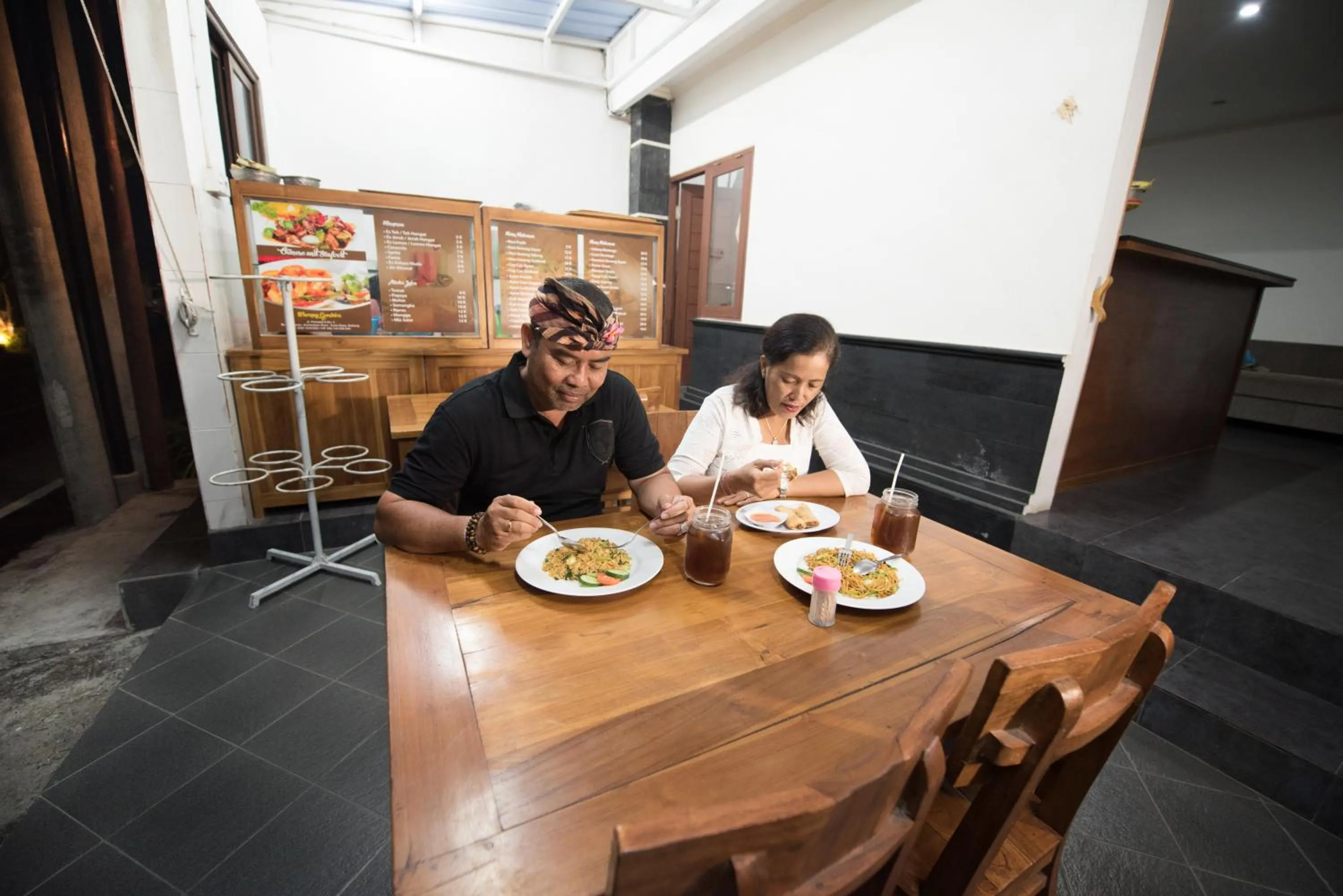 Restaurant/places to eat in Anggie Stay