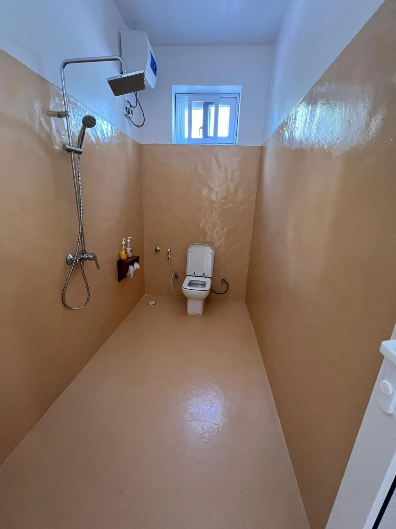 Toilet in Mia Boutique Hotel