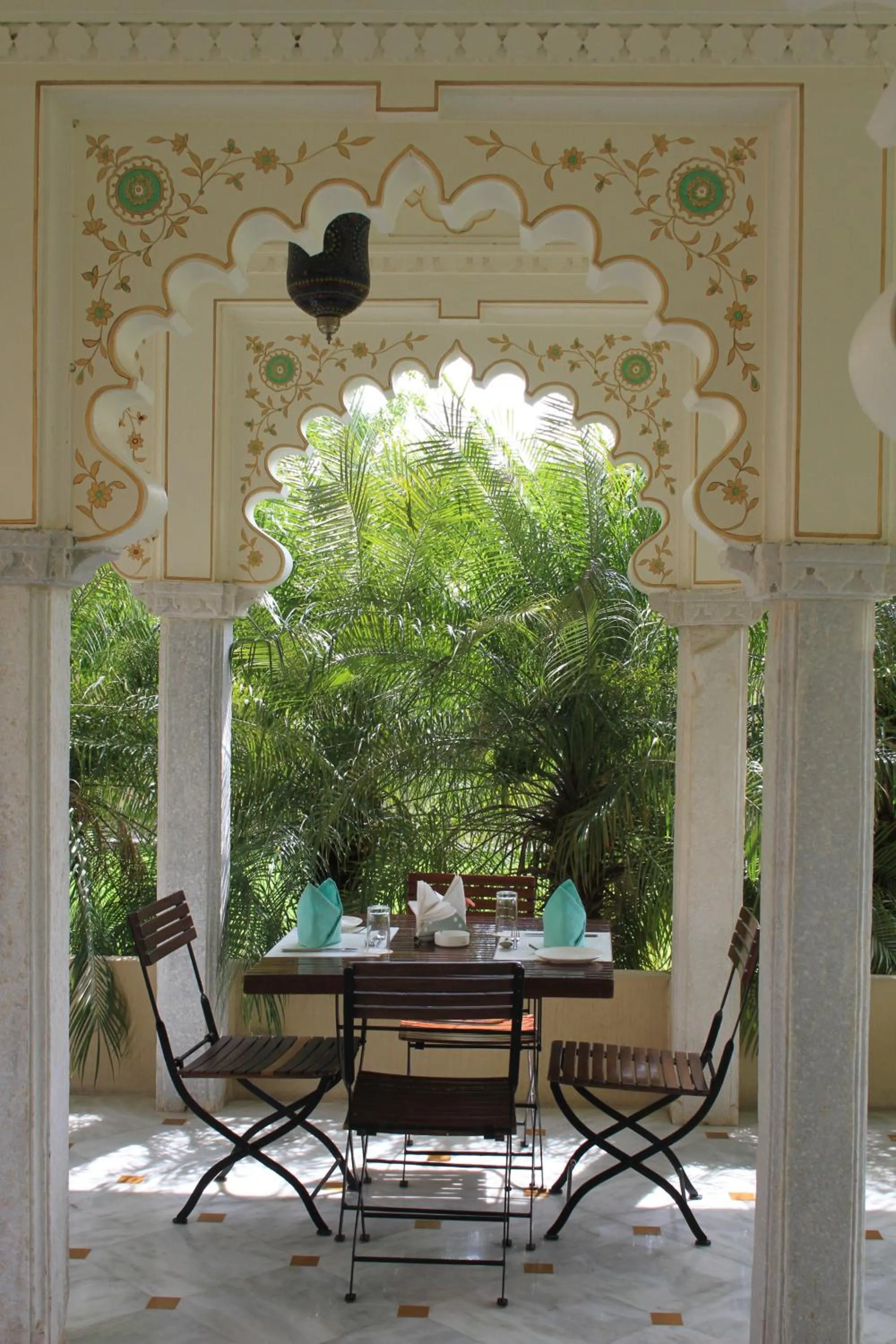 Restaurant/places to eat in Sardargarh Heritage Fort Udaipur