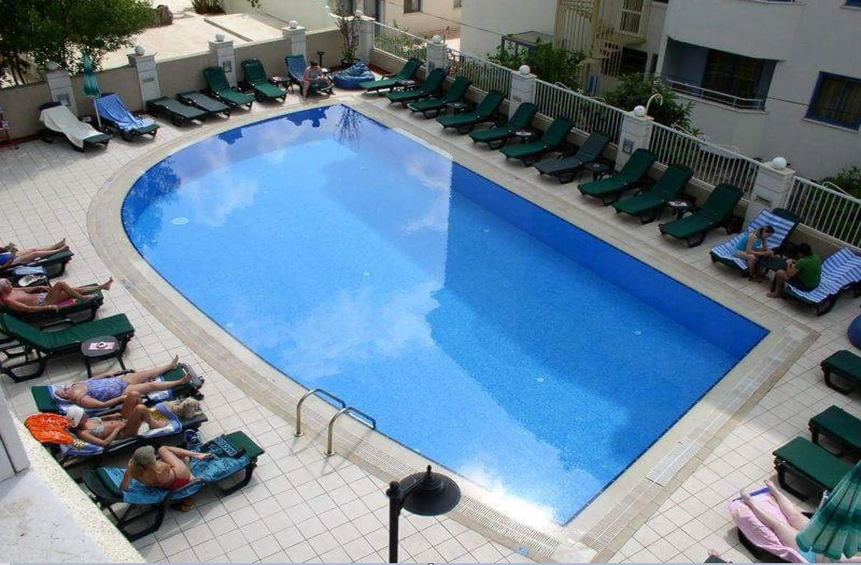 Swimming pool in Almena Hotel