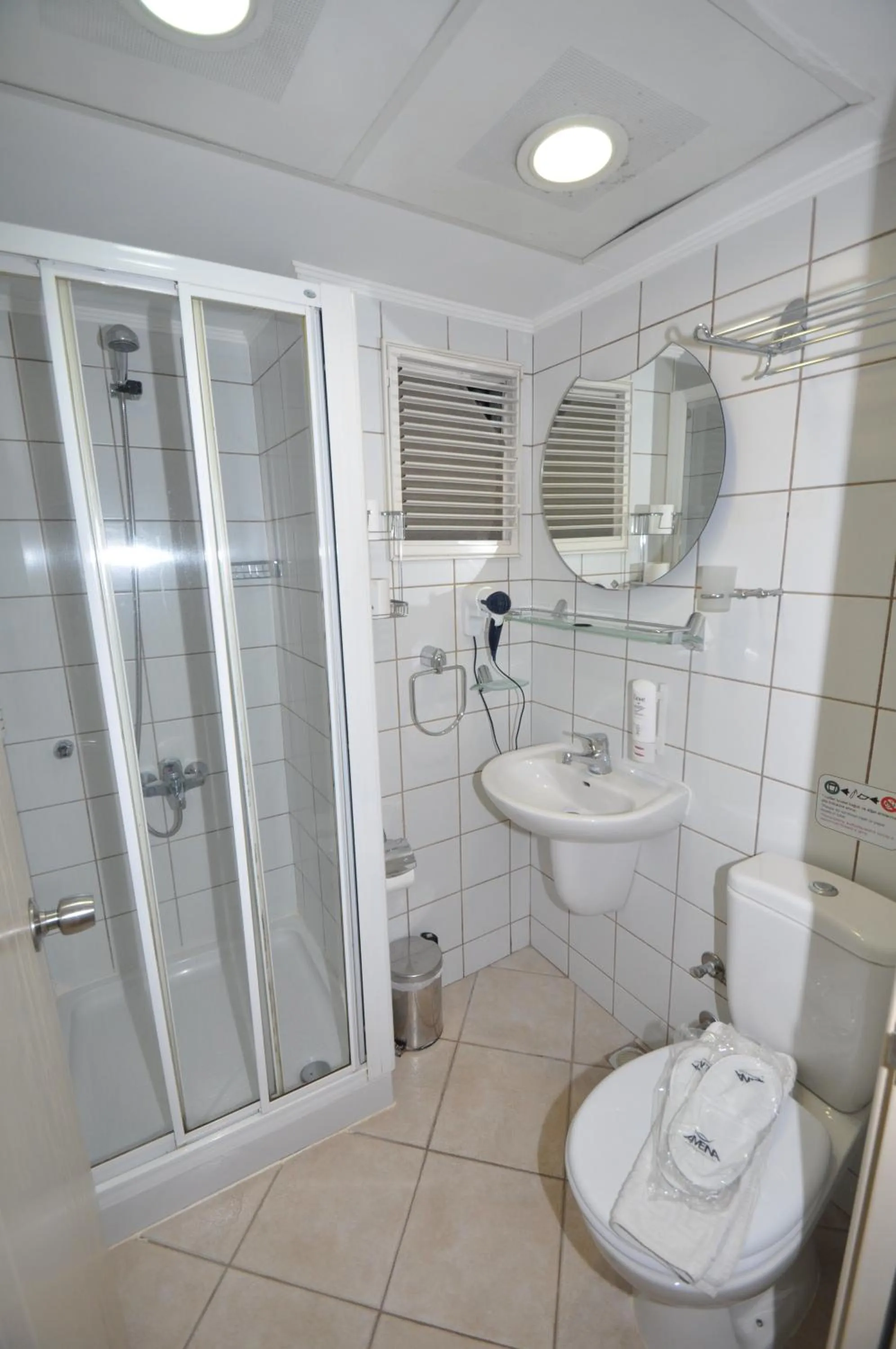 Shower in Almena Hotel