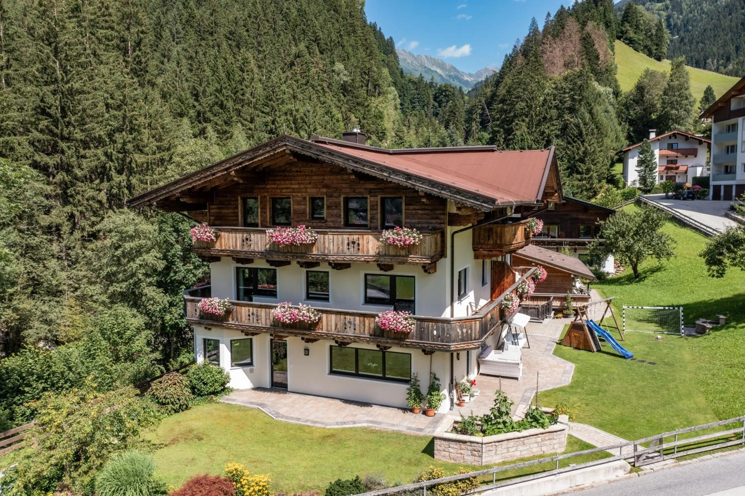 Property building in Landhaus Ifangl