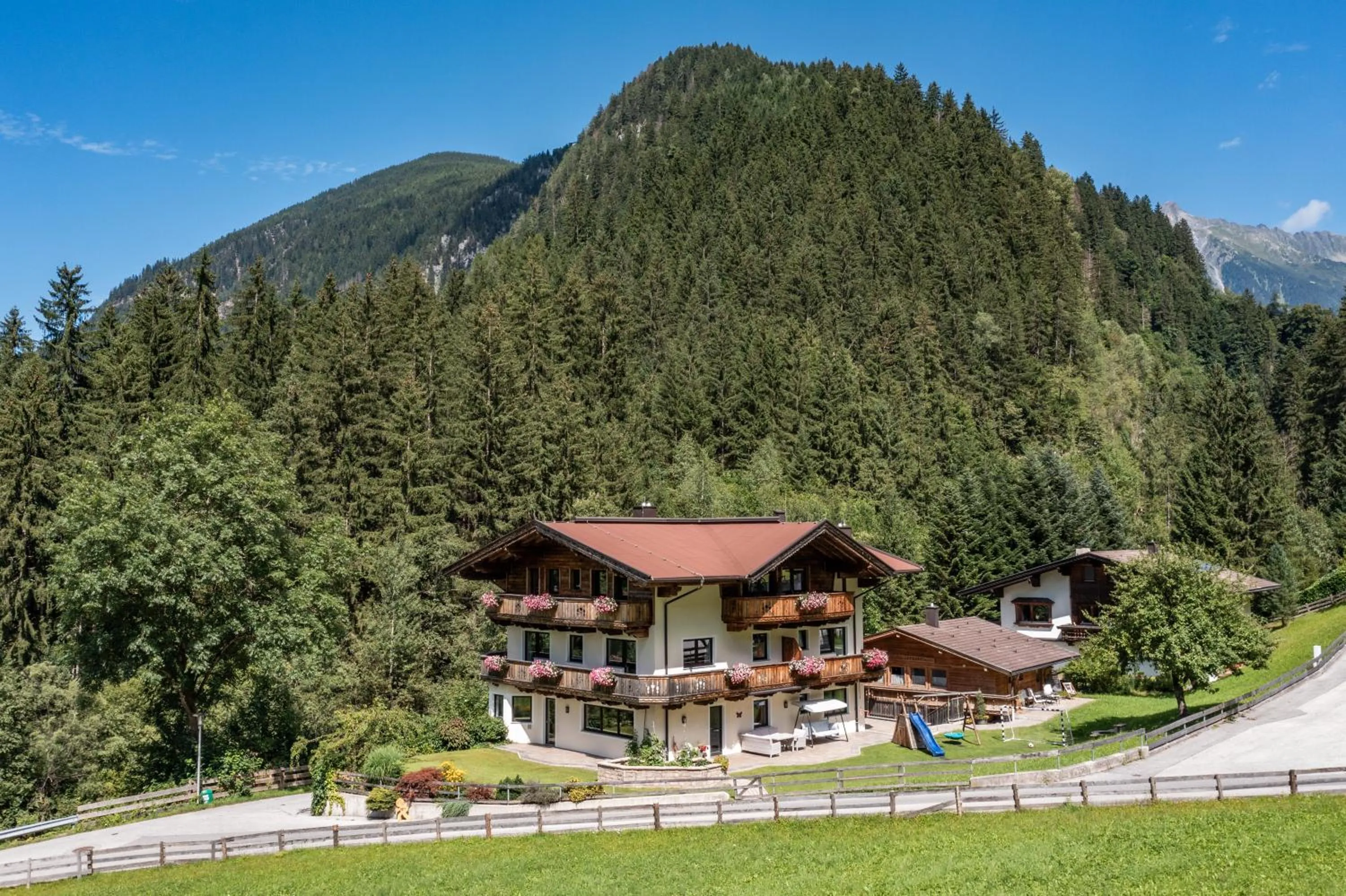 Property building in Landhaus Ifangl