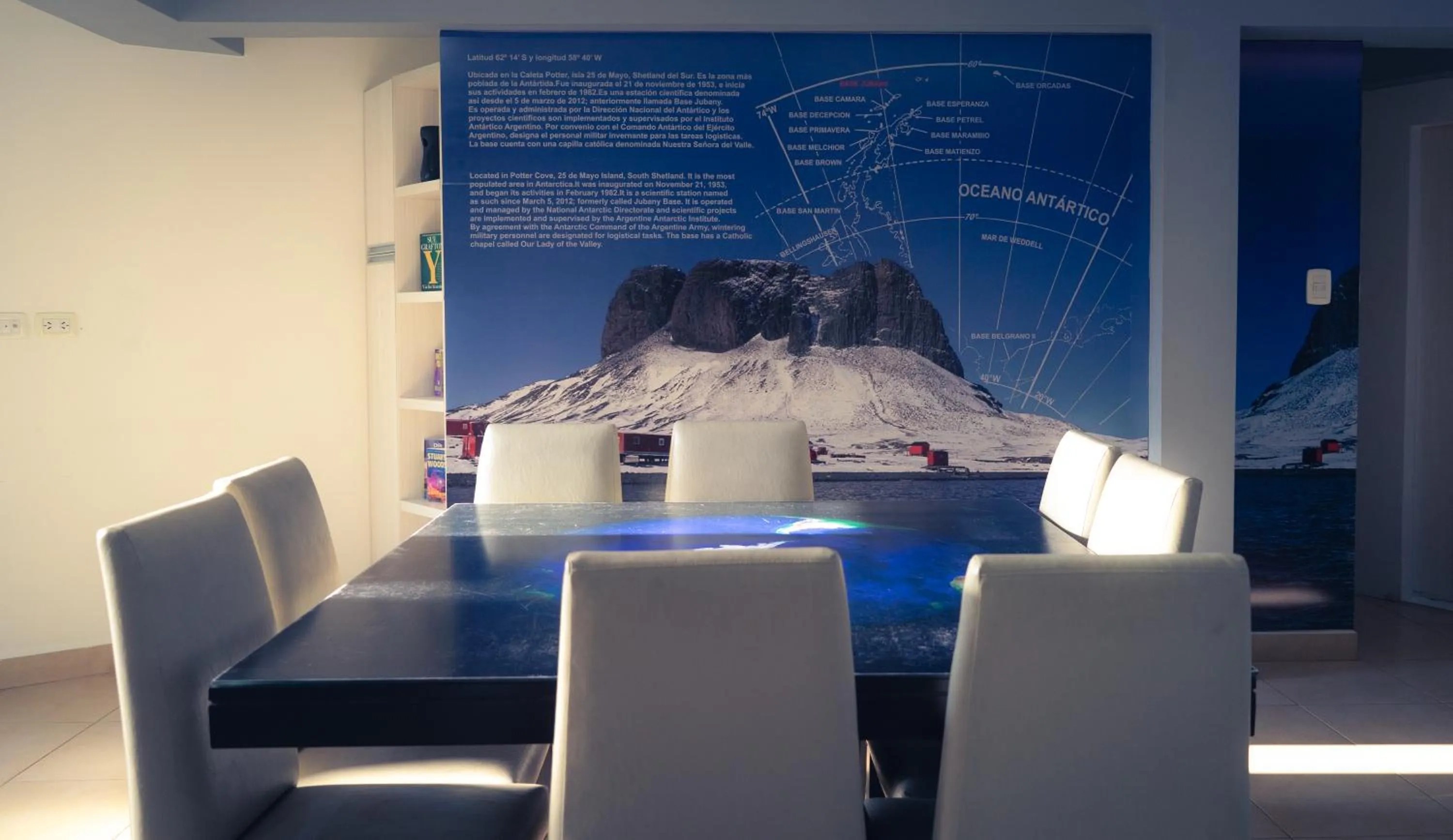 Dining area in PORTAL ANTARTlCO