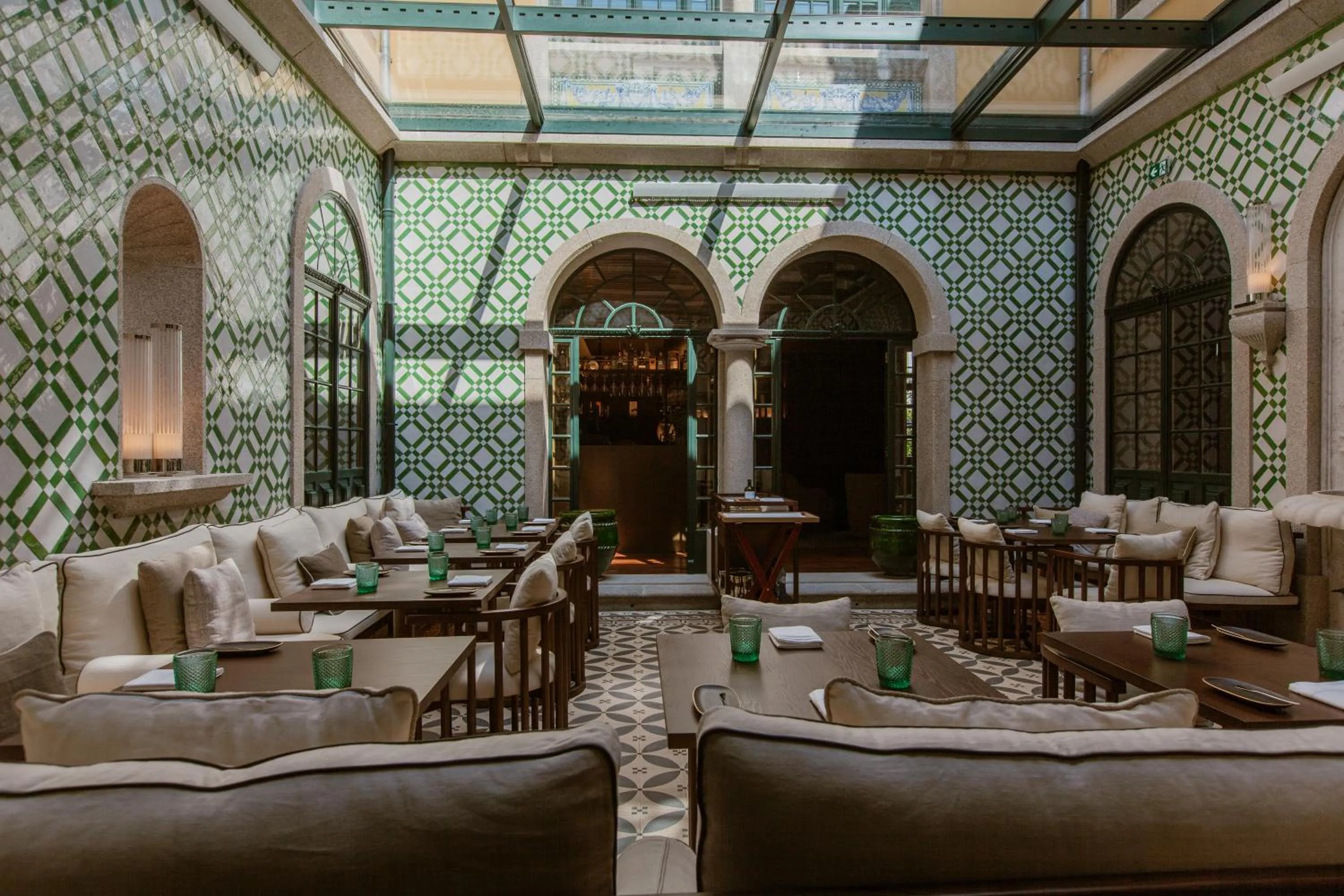 Restaurant/places to eat in Palacete Severo