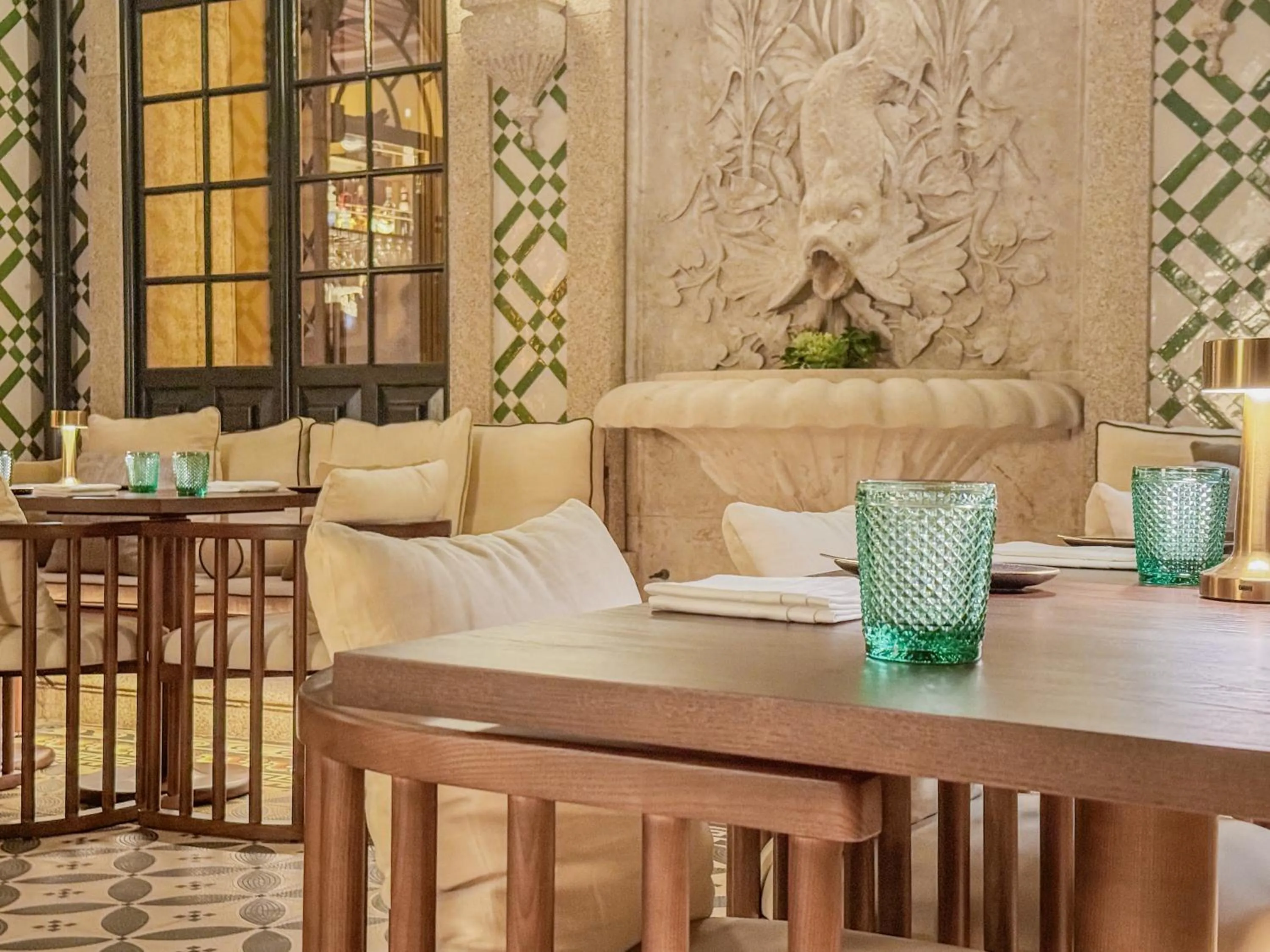 Restaurant/places to eat in Palacete Severo