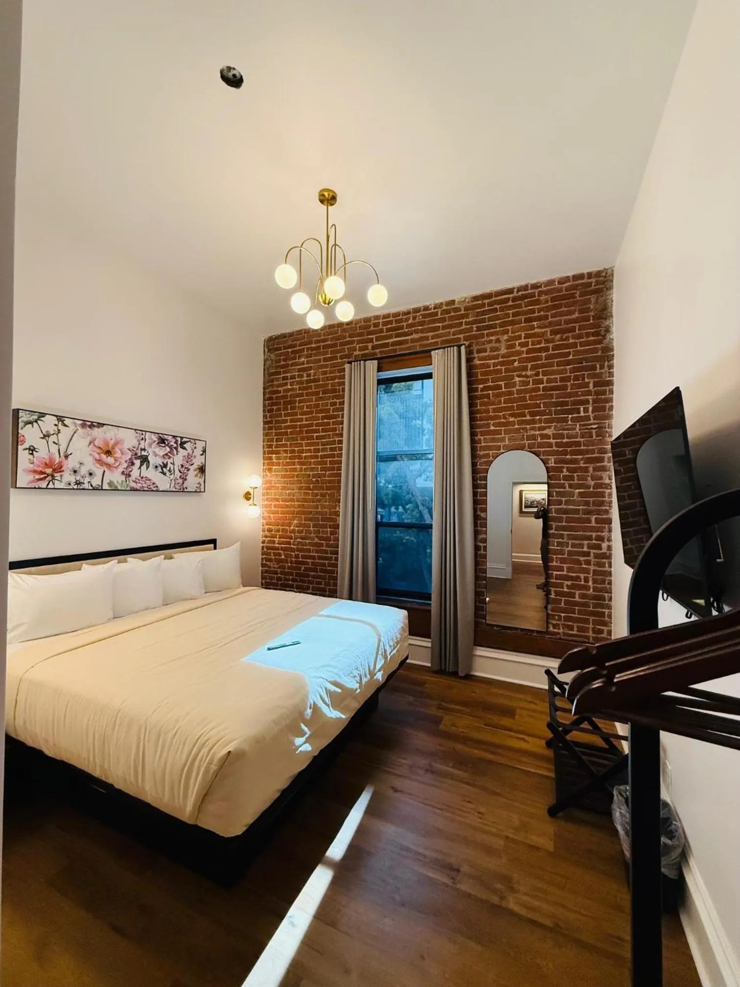 Bed in The Beau Hotel Downtown San Diego Gaslamp Quarter