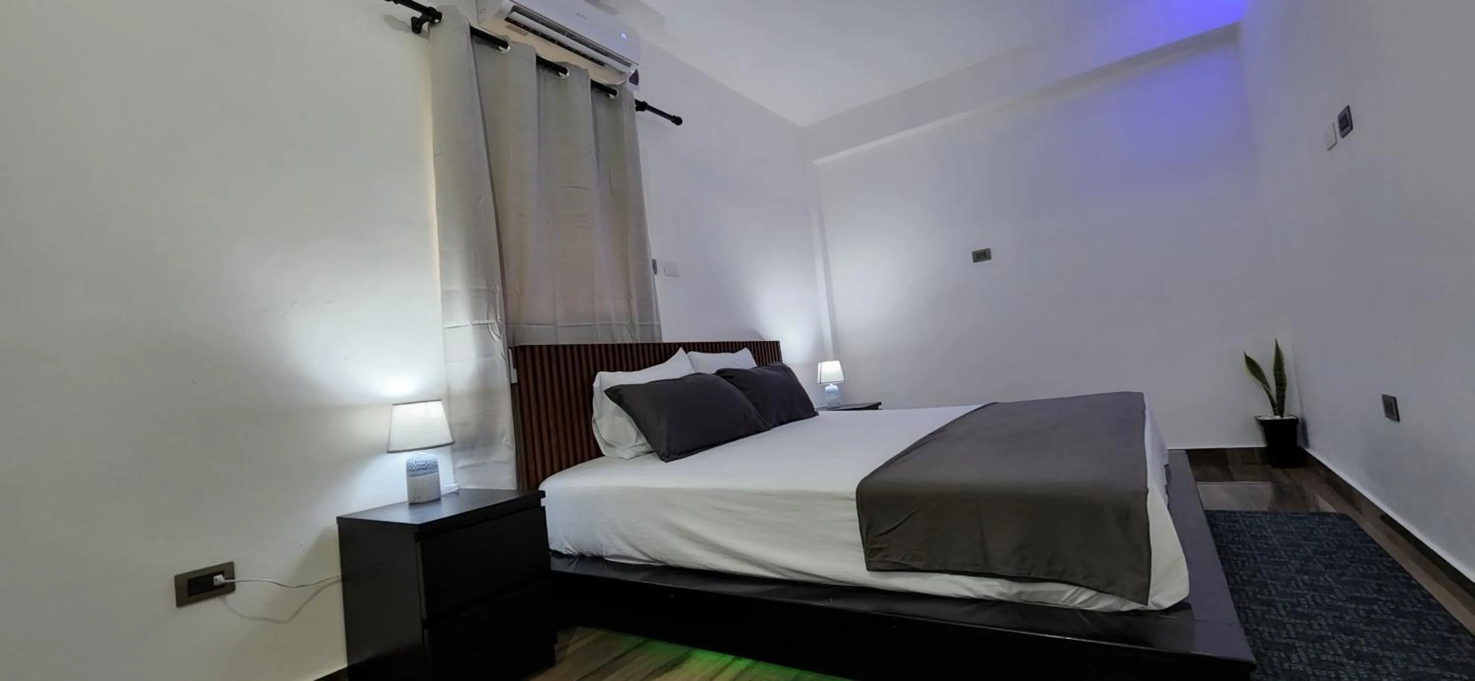 Bedroom, Bed in A 7 minutos del Aeropuerto SDQ, Moderno y Compacto Apartamento