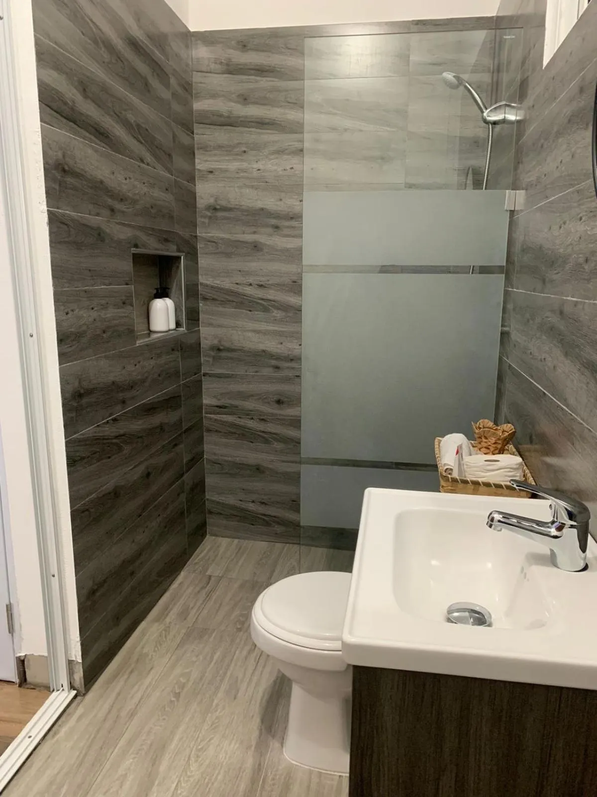 A 7 minutos del Aeropuerto SDQ, Moderno y Compacto Apartamento