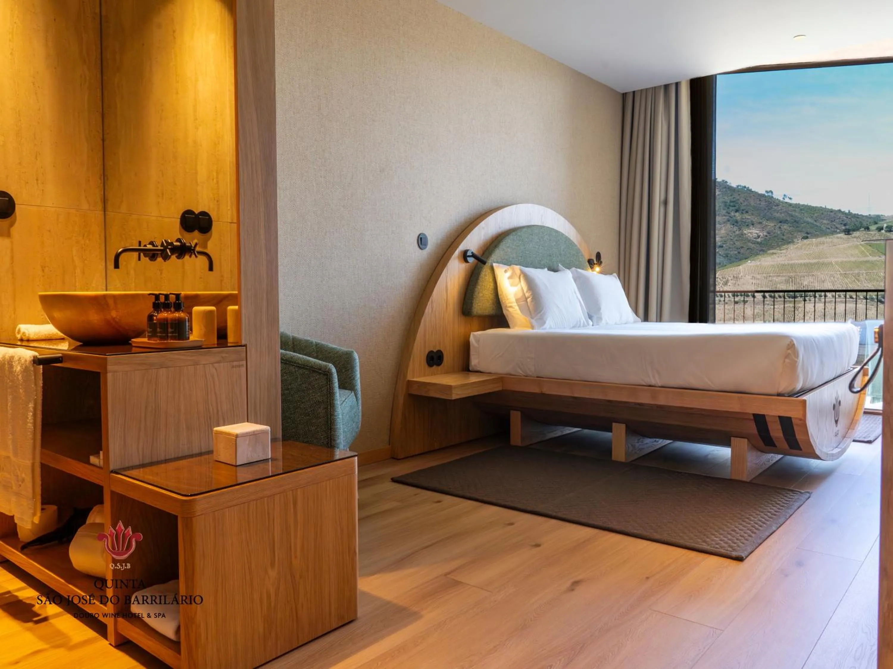 Bed in Barrilario Douro Wine Hotel e Spa - Quinta São Jose do Barrilario