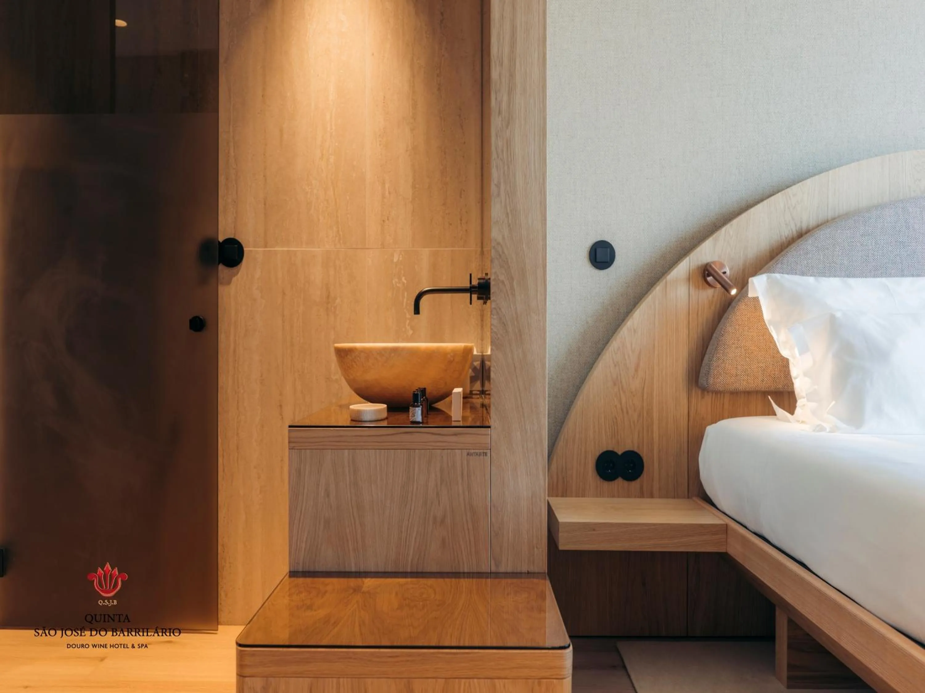 Bed in Barrilario Douro Wine Hotel e Spa - Quinta São Jose do Barrilario