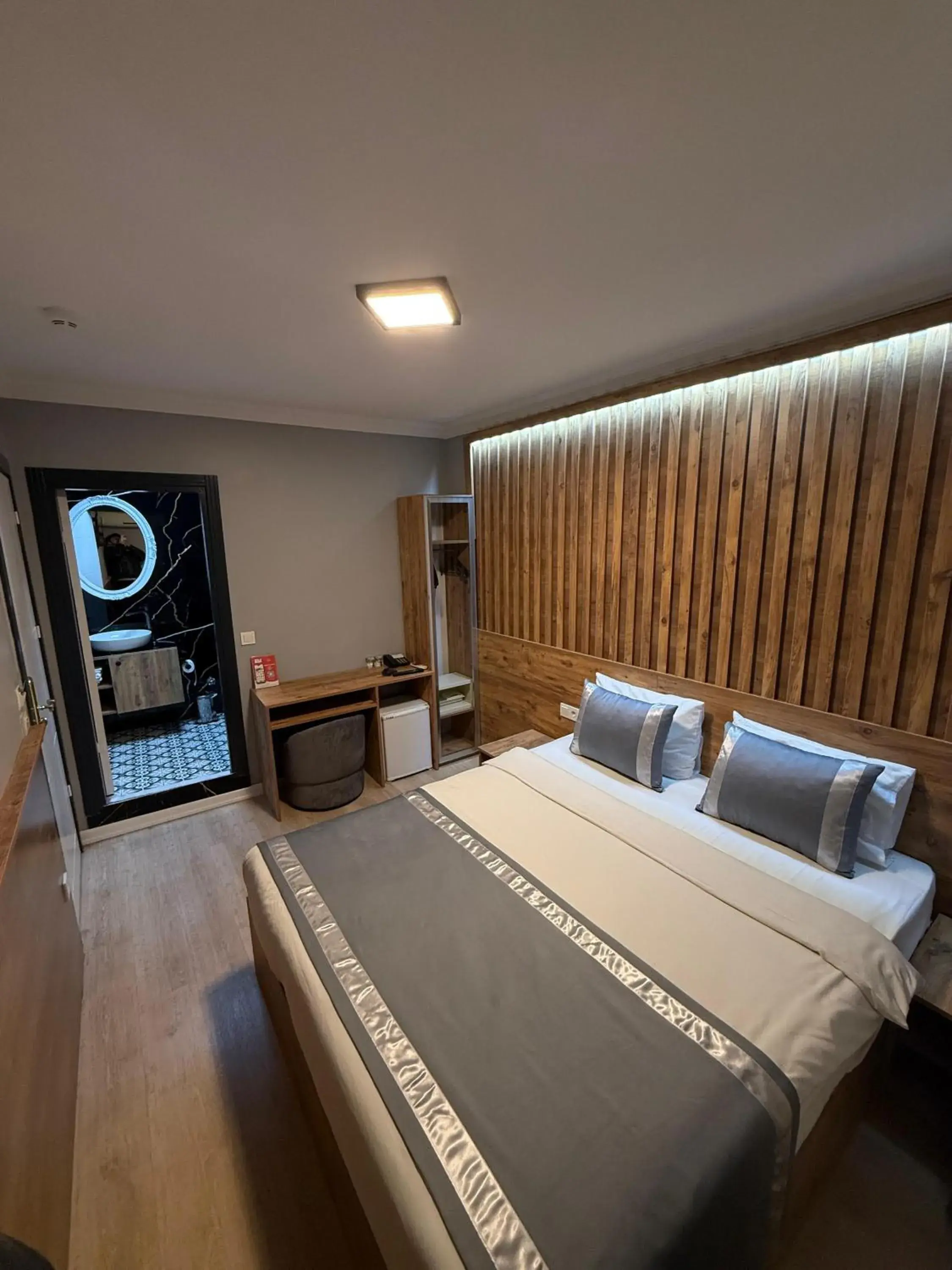 Double Room with Private Bathroom in Hotel Mara İstanbul Double Room with Private Bathroom in Hotel Mara İstanbul