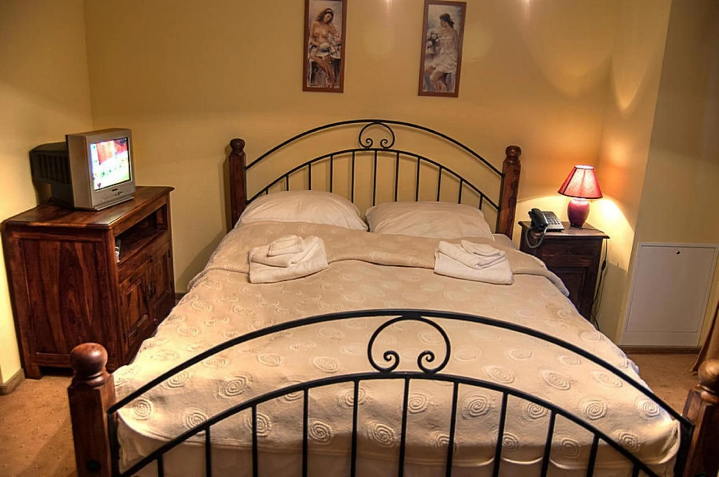 Seating area, Bed in Willa Silesia