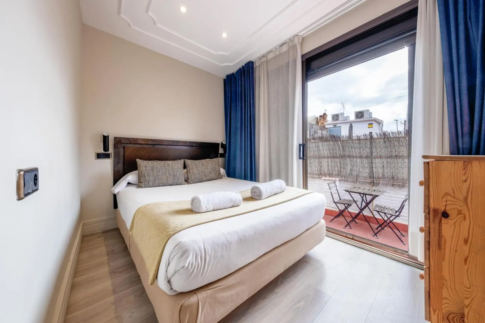 Bed in AinB Picasso-Corders Apartments