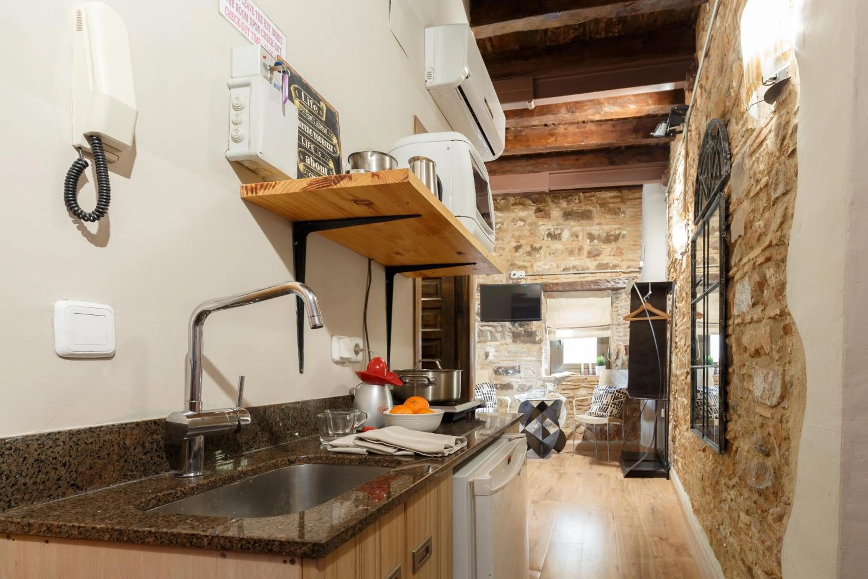 Kitchen or kitchenette in AinB Picasso-Corders Apartments