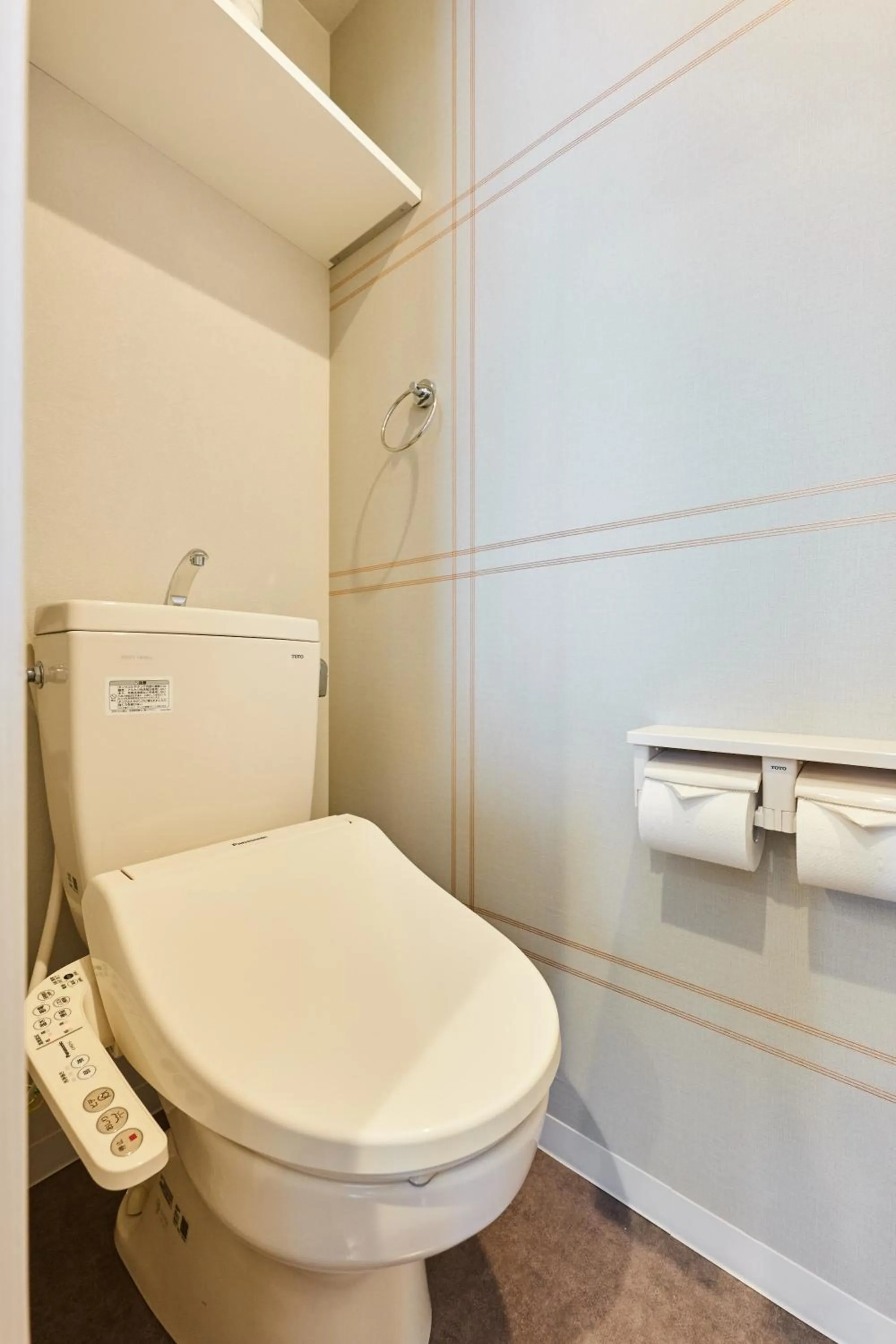 Toilet in UCHI CHITOSE AJiTO