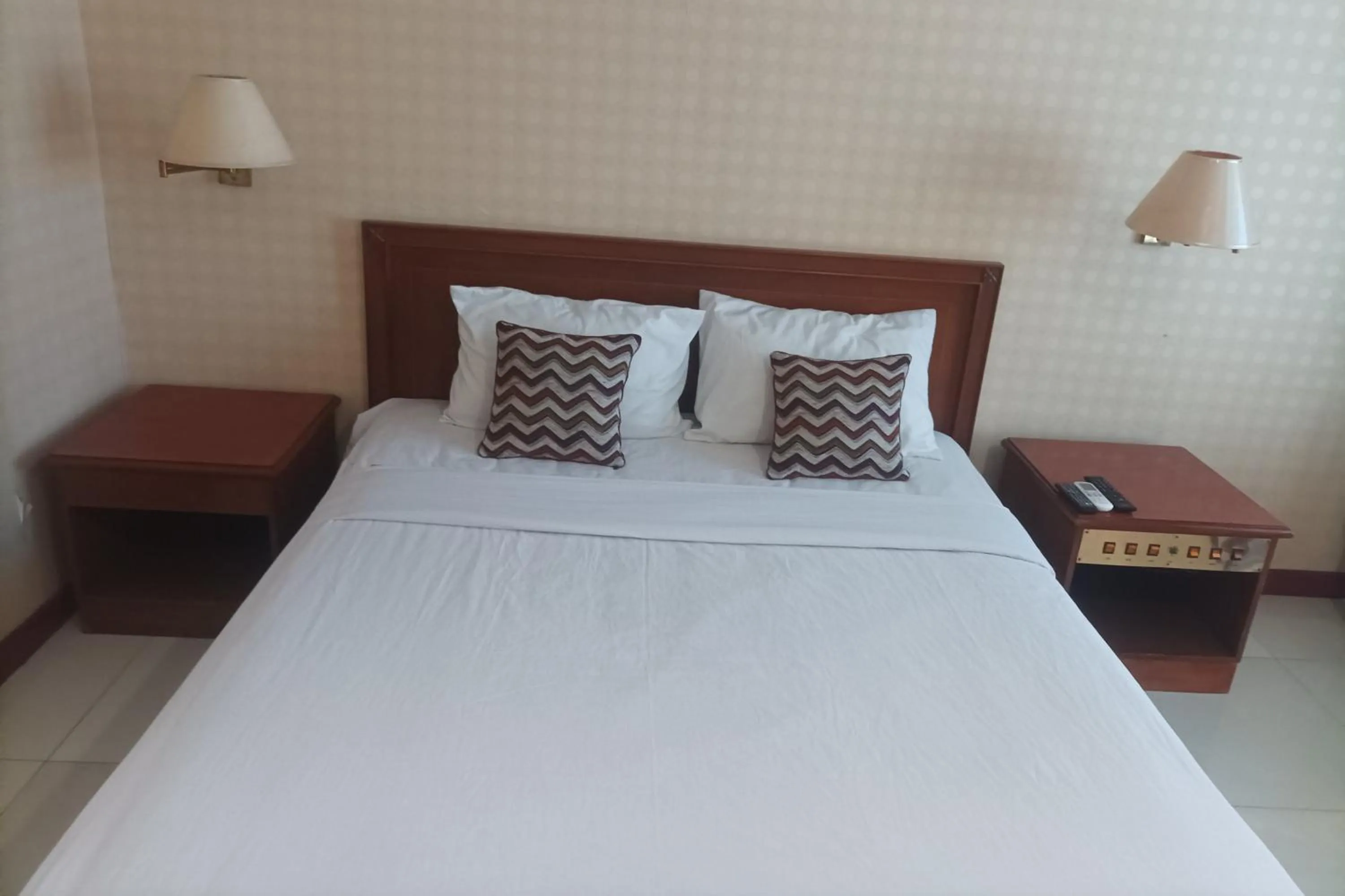 Bed in Hotel Efita