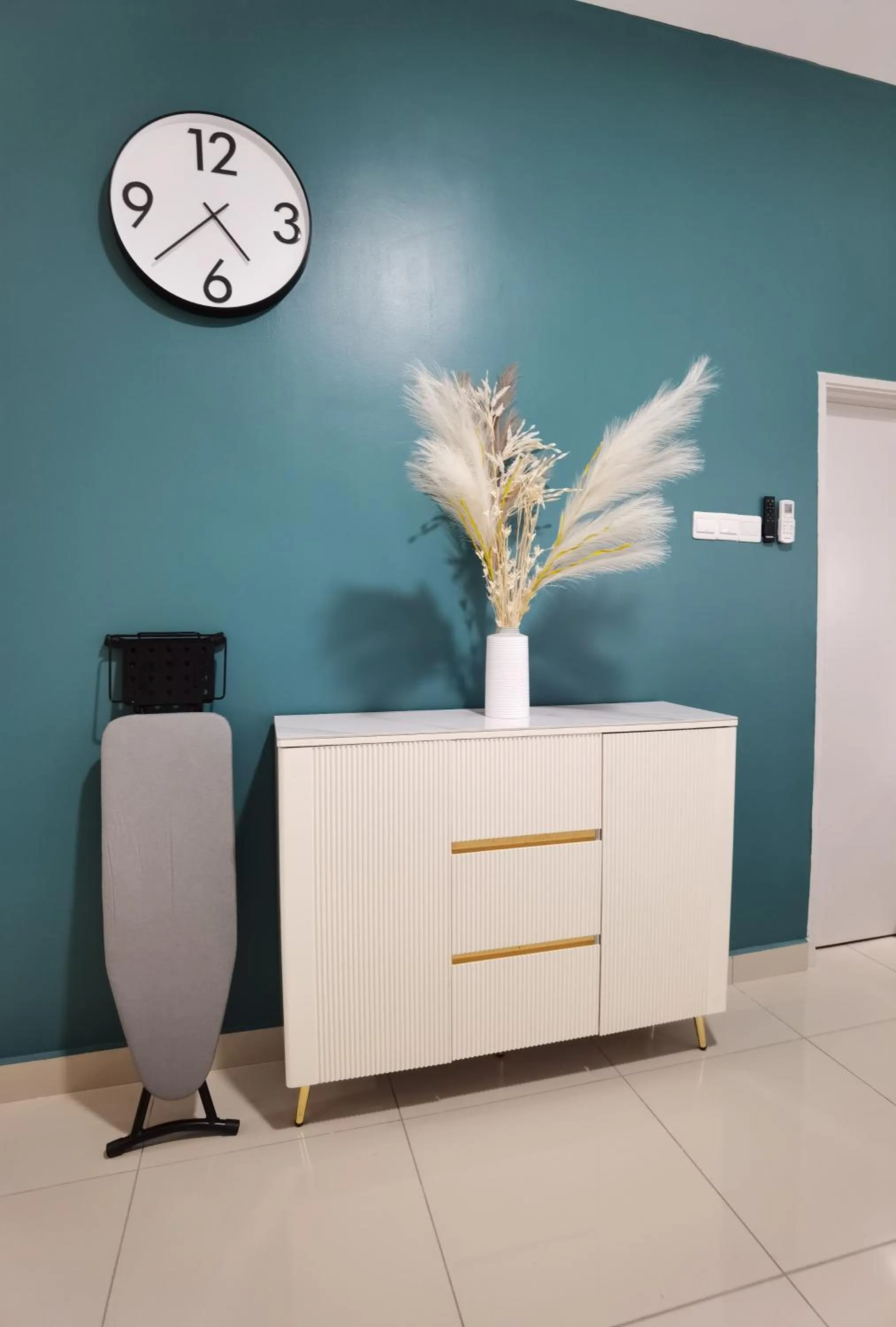 Decorative detail in Comfy Luxury 5 Star bed & sofa 3R2B 2carpark WiFi