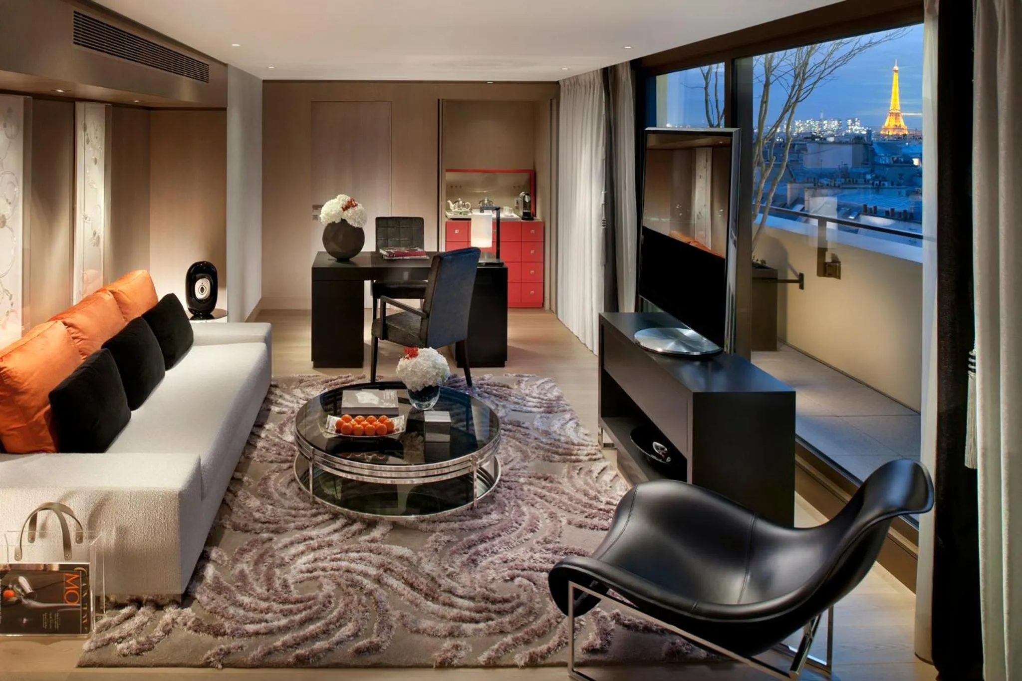 Bedroom in Mandarin Oriental, Paris