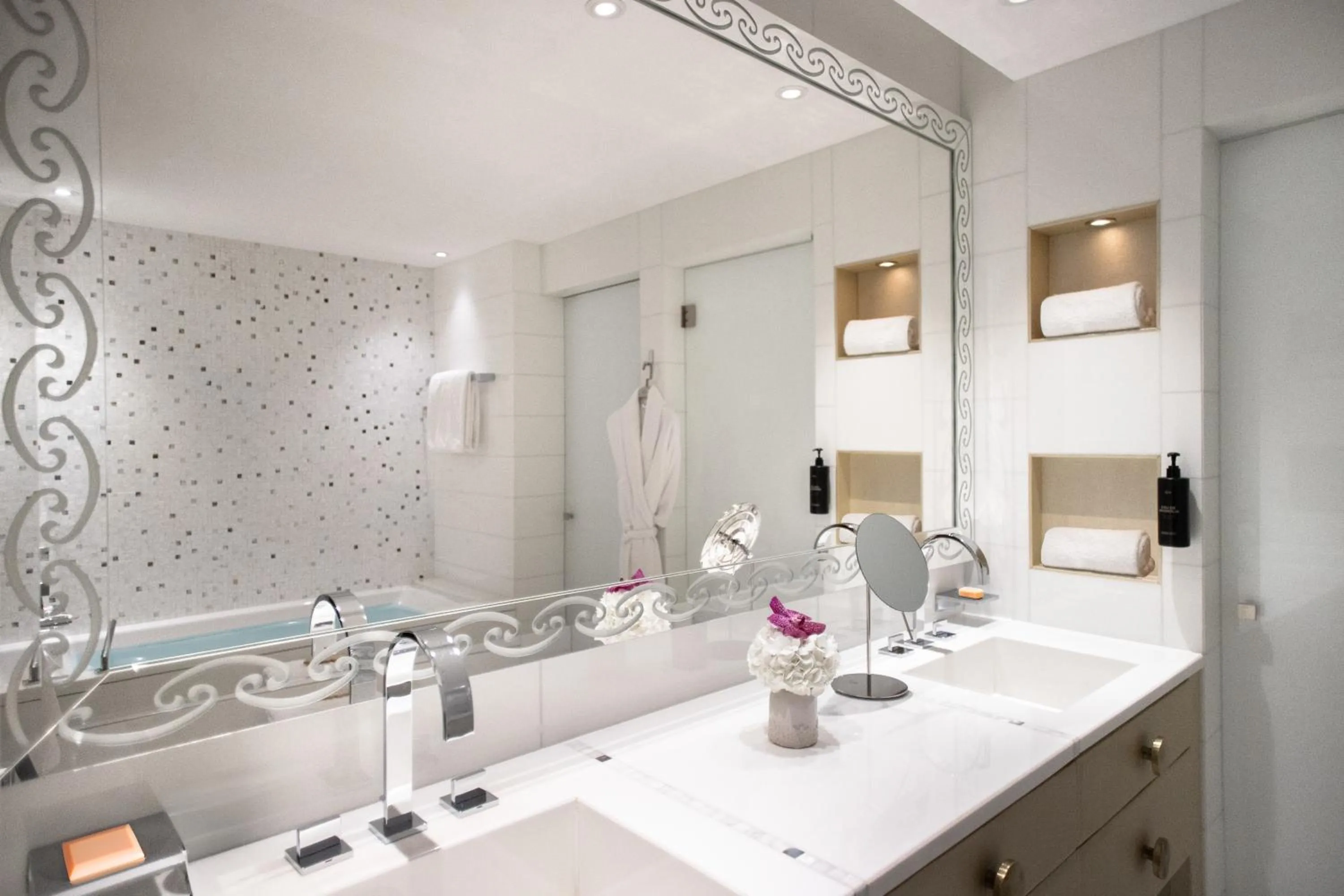Bathroom in Mandarin Oriental, Paris