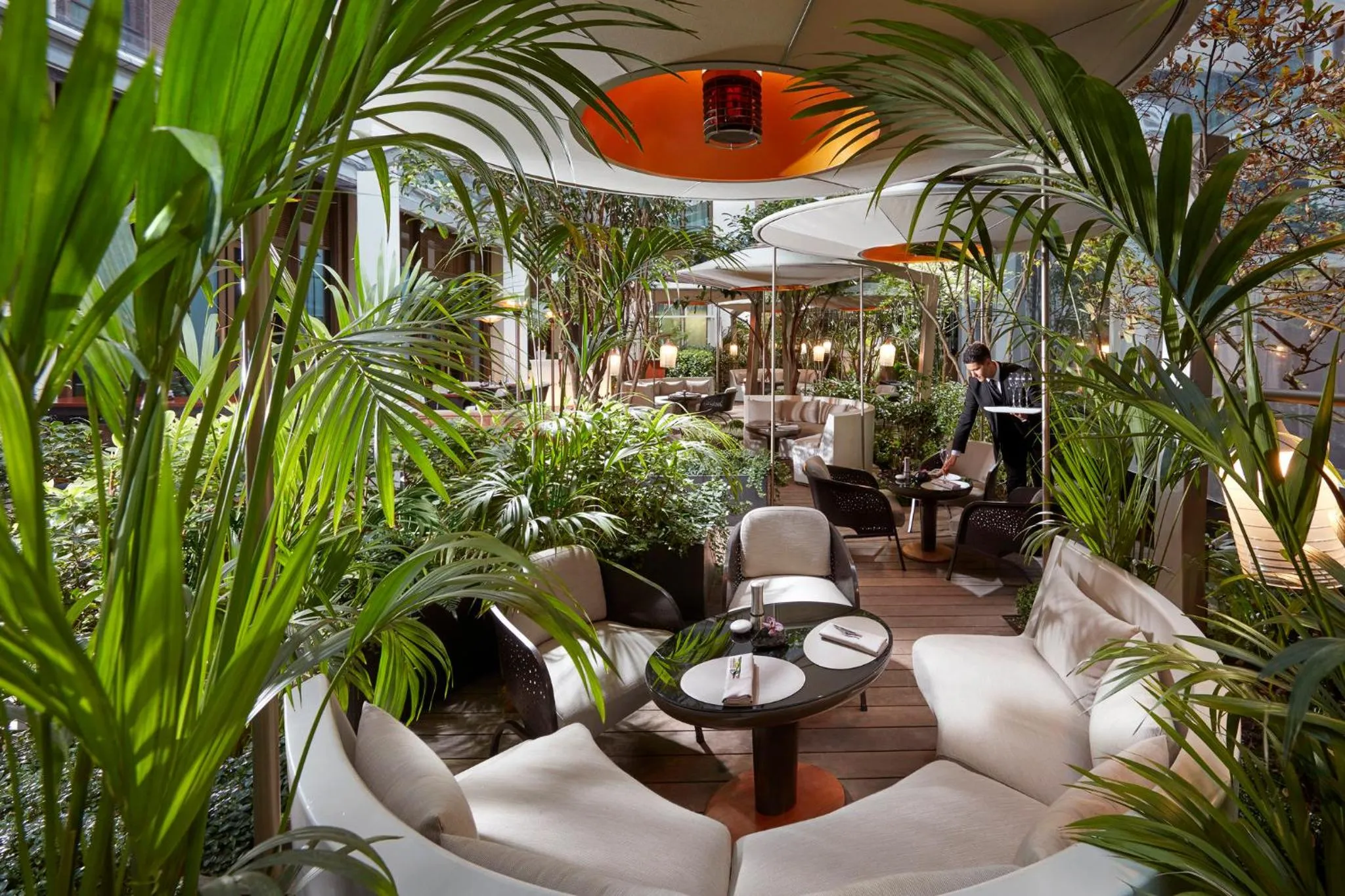 Garden in Mandarin Oriental, Paris