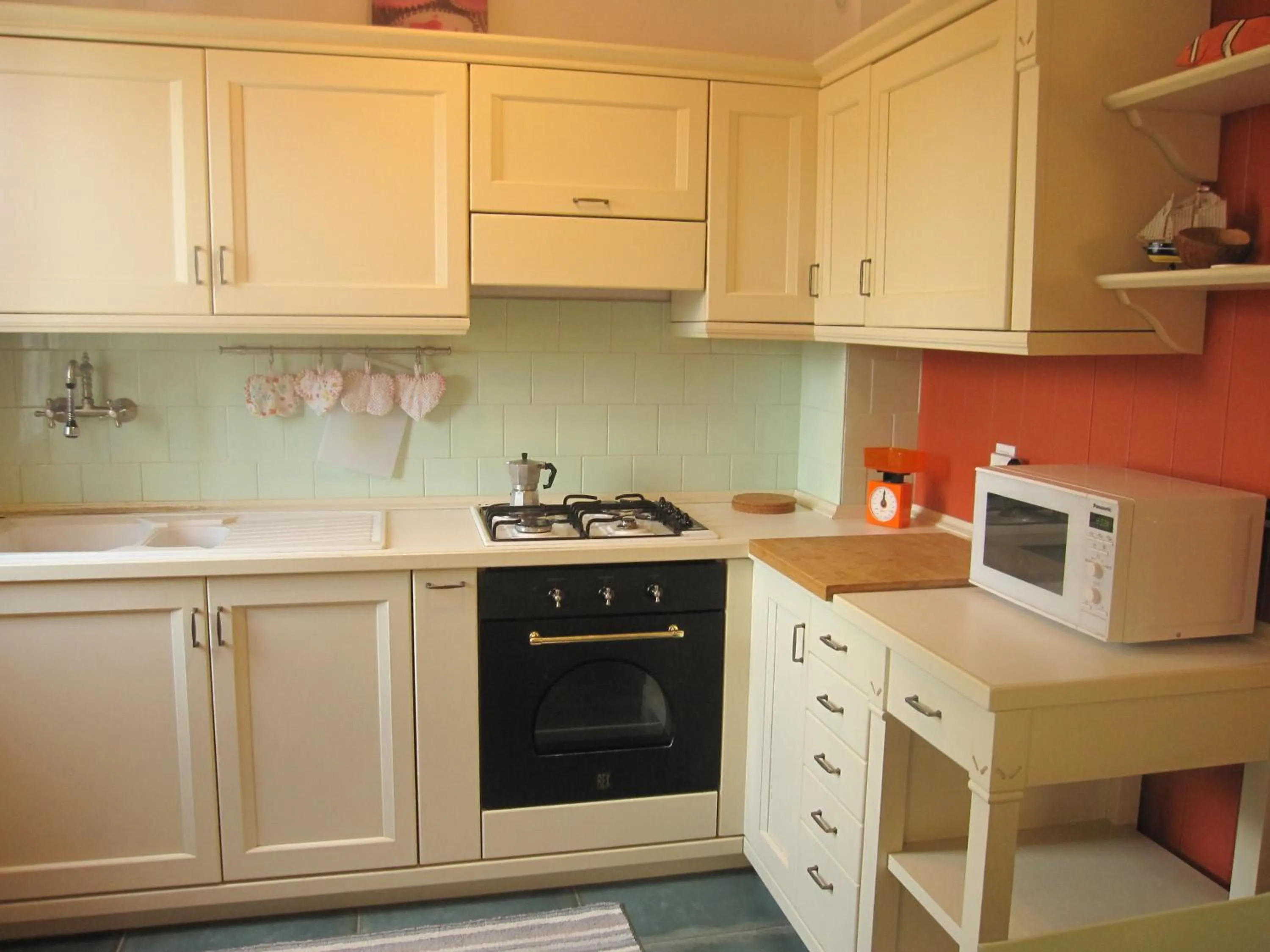 Kitchen or kitchenette in Appartamento Due Stelle