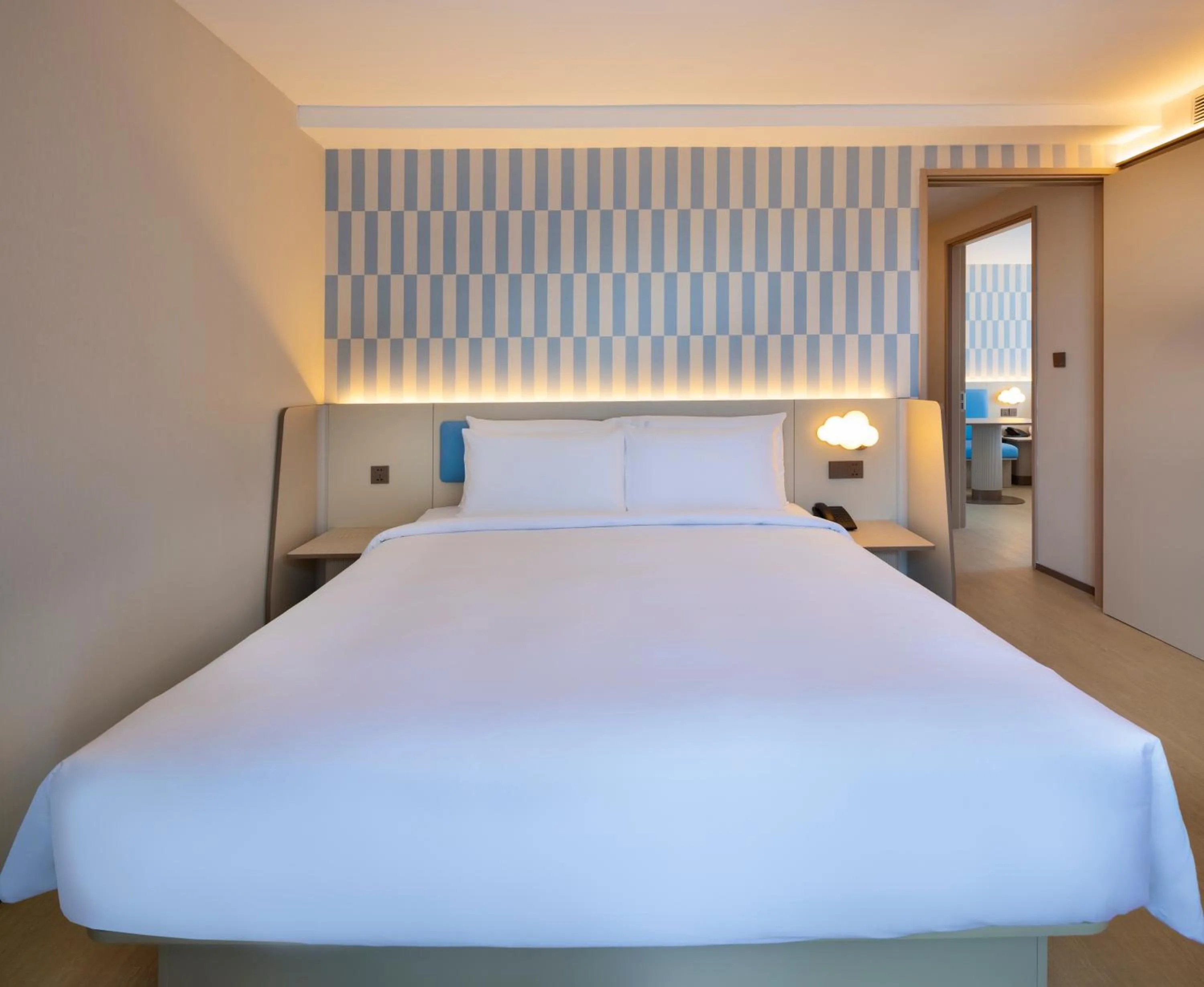 Bed in HANTING HOTEL HO CHI MINH City - 胡志明汉庭国际中心酒店