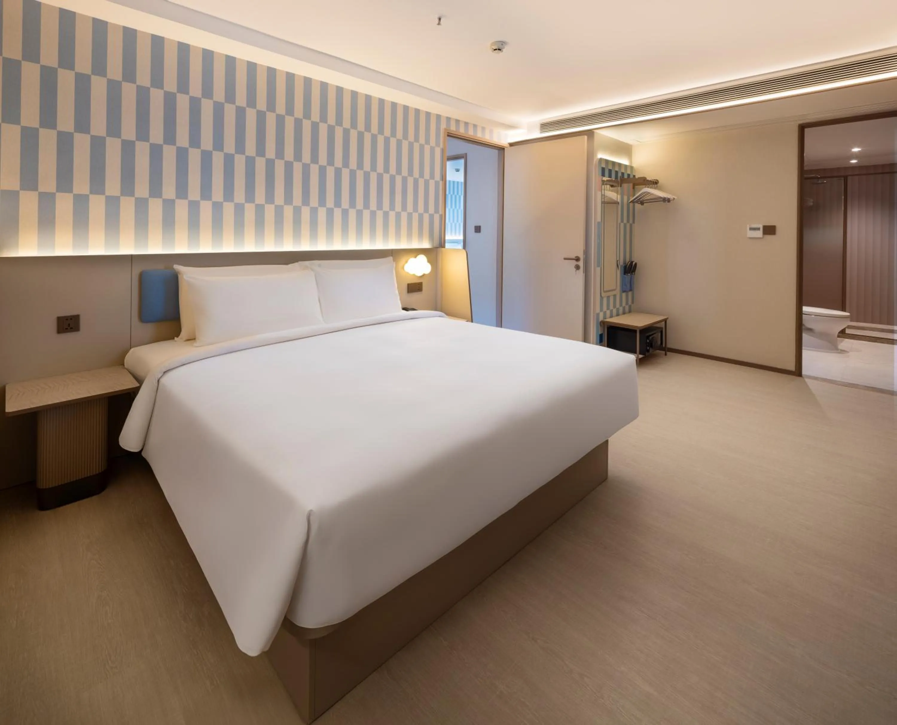 Bedroom, Bed in HANTING HOTEL HO CHI MINH City - 胡志明汉庭国际中心酒店