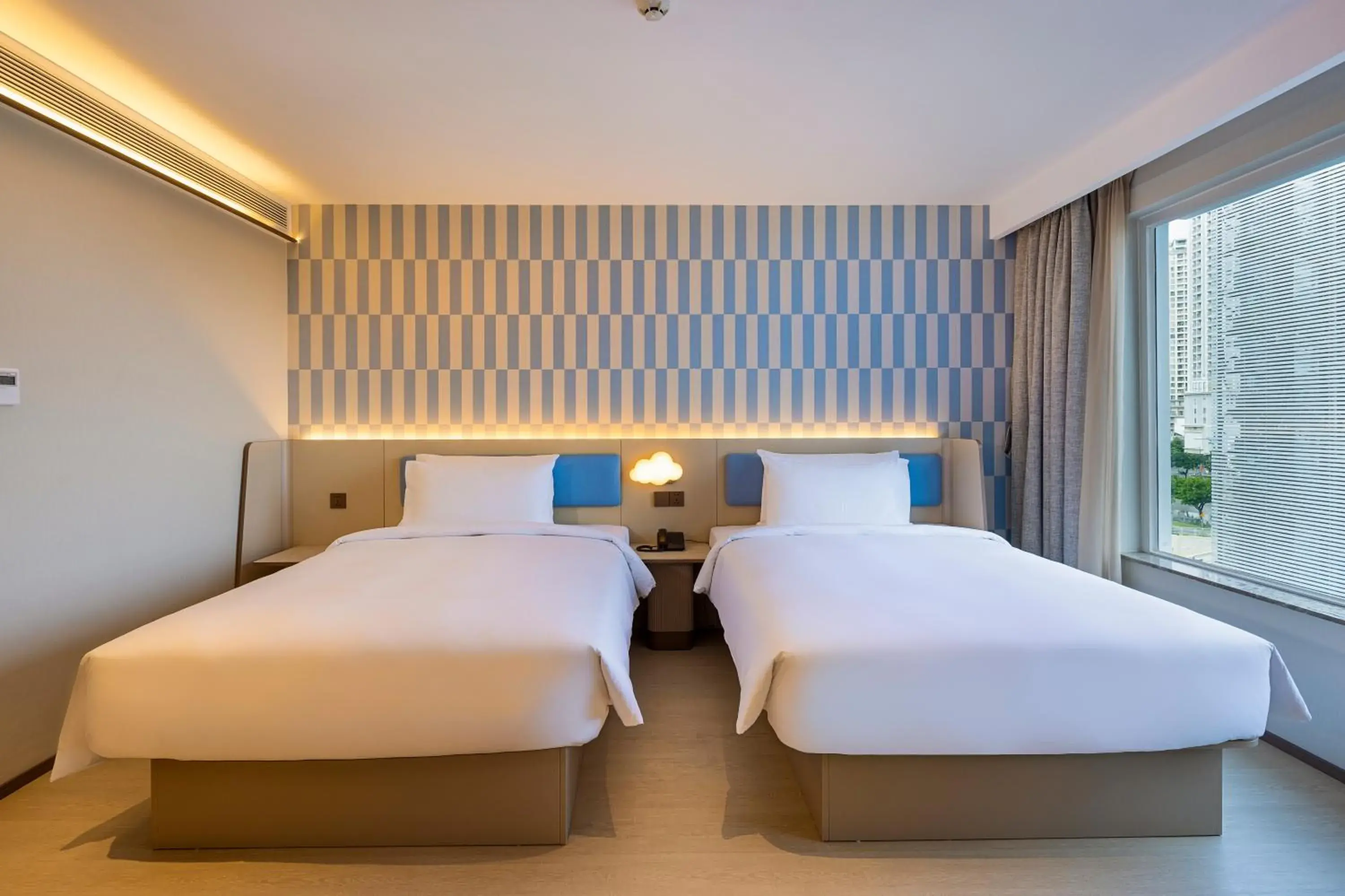 Economy Twin Room in Hanting Hotel Ho Chi Minh City Downtown - 汉庭国际胡志明市中心酒店 Economy Twin Room in Hanting Hotel Ho Chi Minh City Downtown - 汉庭国际胡志明市中心酒店