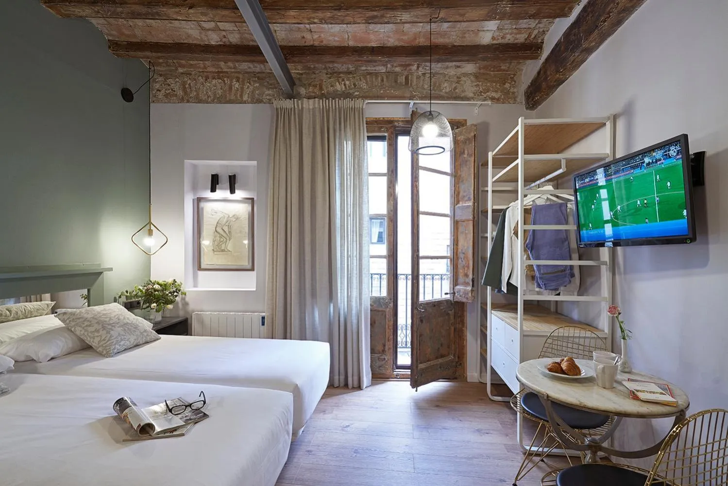 Bed in AinB Gothic-Jaume I Apartments
