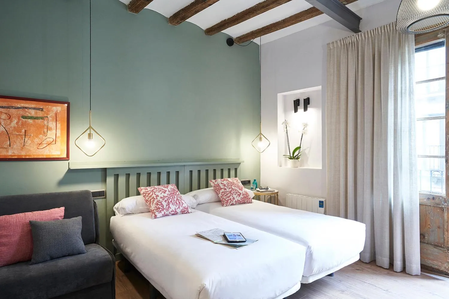Bed in AinB Gothic-Jaume I Apartments