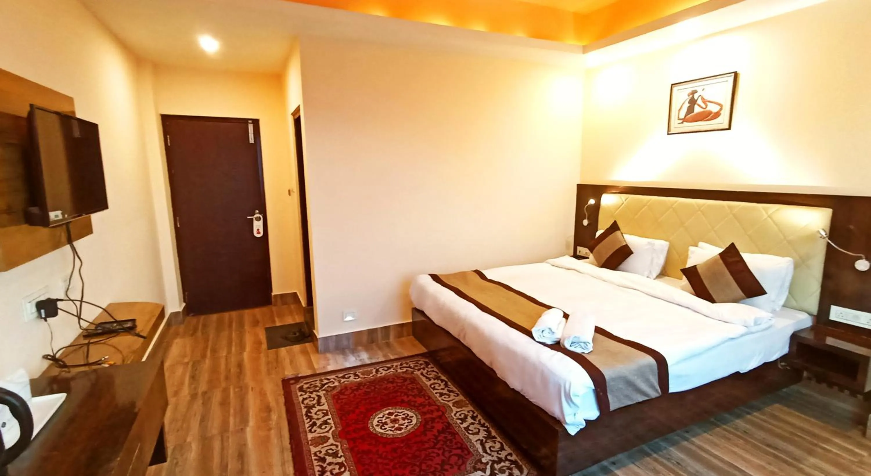 Photo of the whole room, Bed in Garden Retreat Hotel