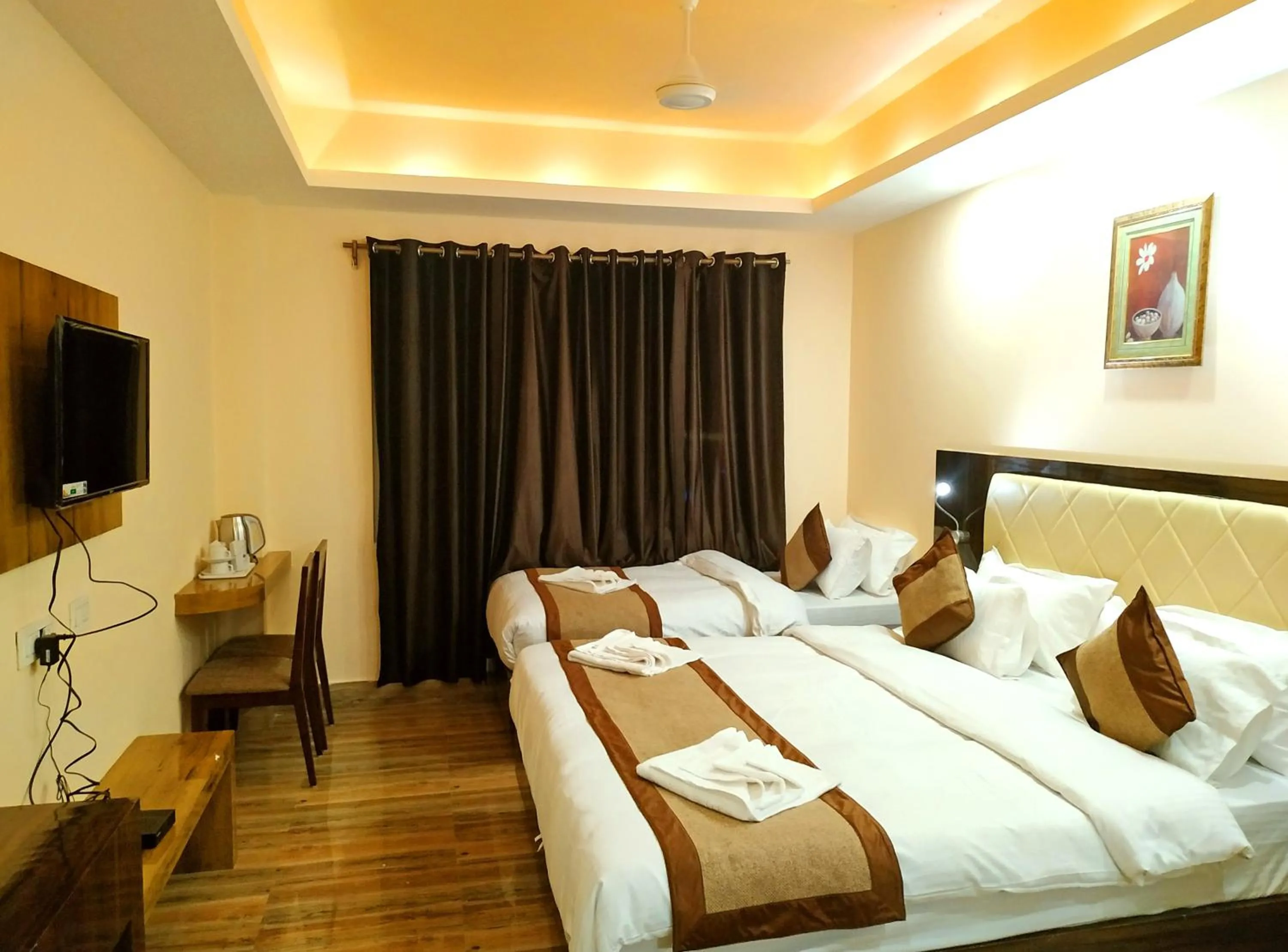 Family, Bed in Garden Retreat Hotel