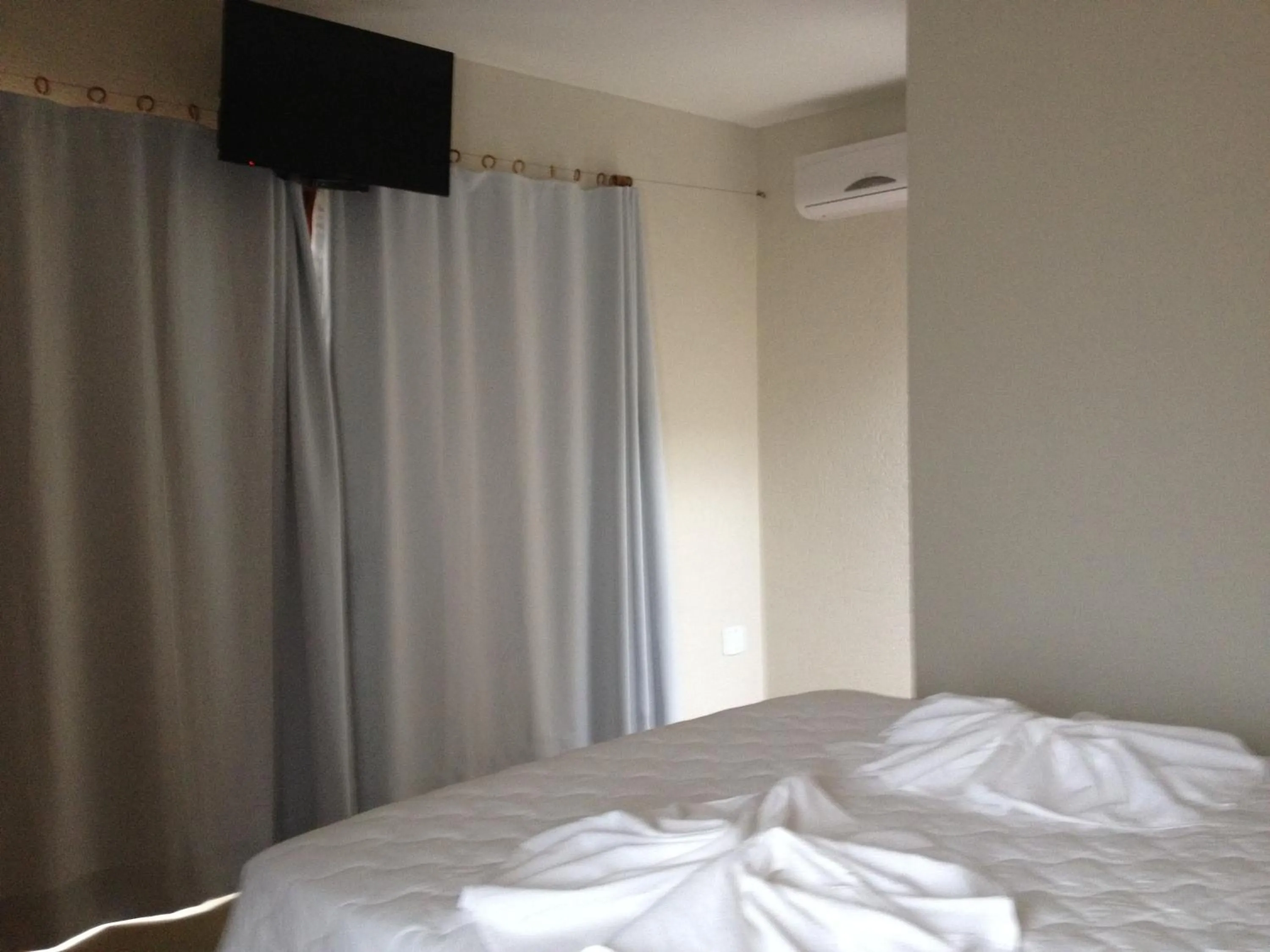 Photo of the whole room, Bed in Morada das Marés