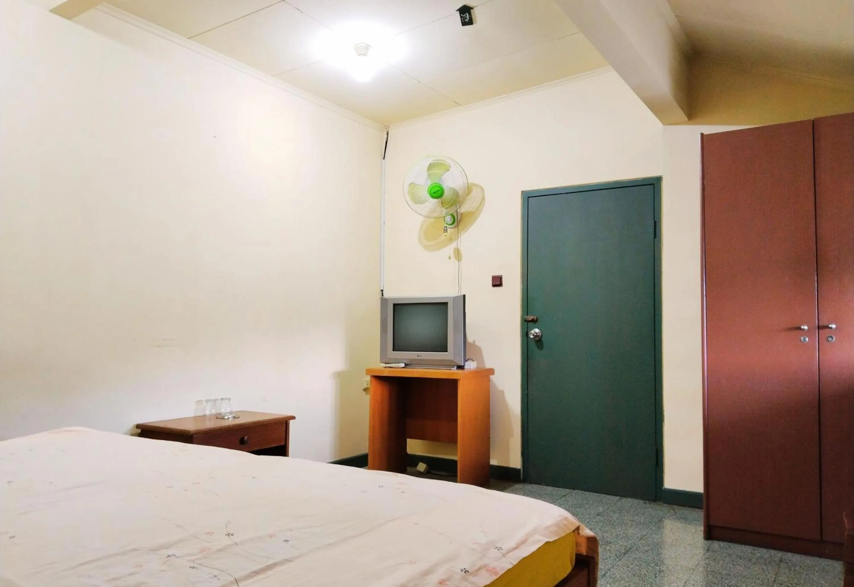 Bed in Hotel Grand Astoeti