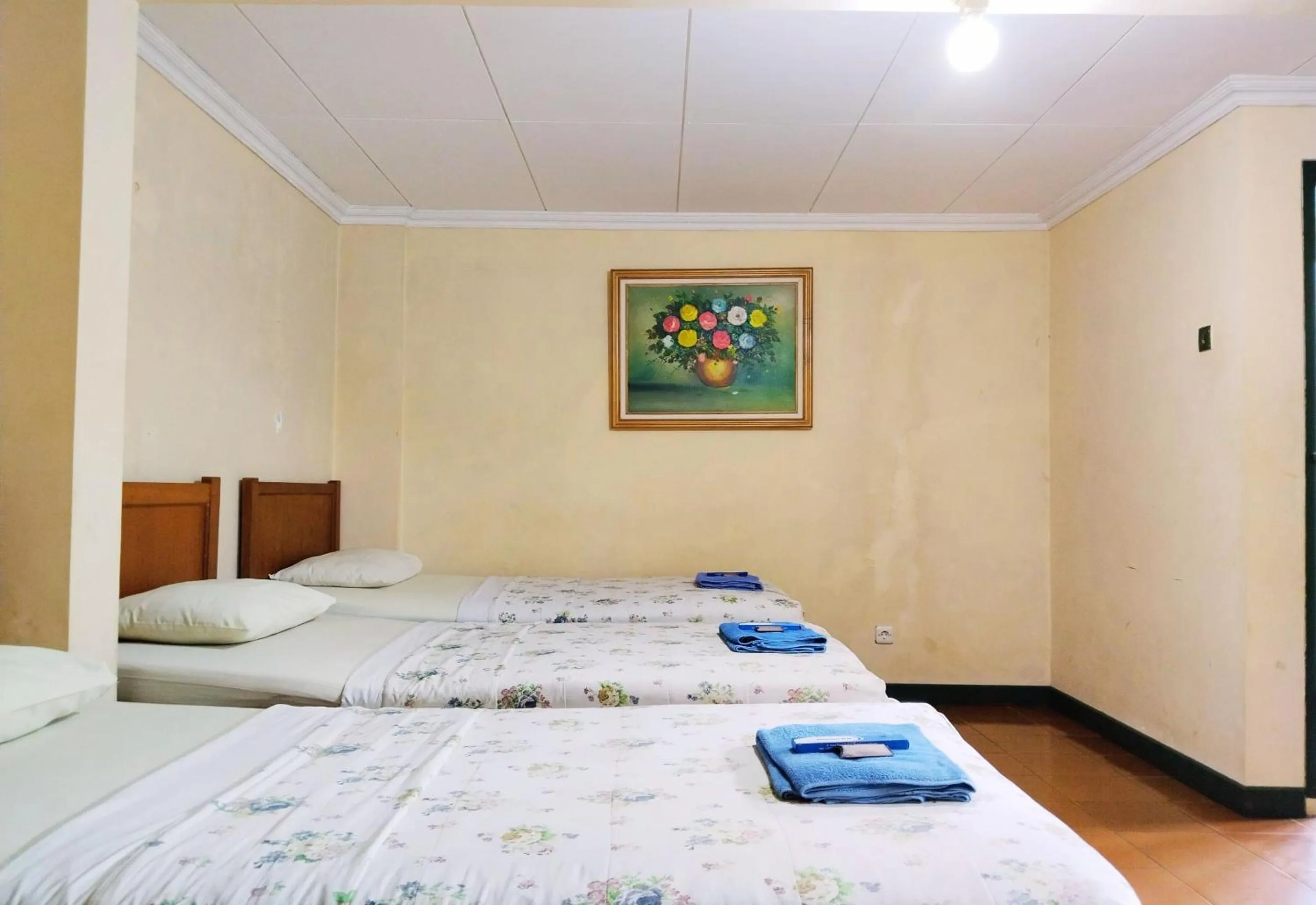 Bed in Hotel Grand Astoeti