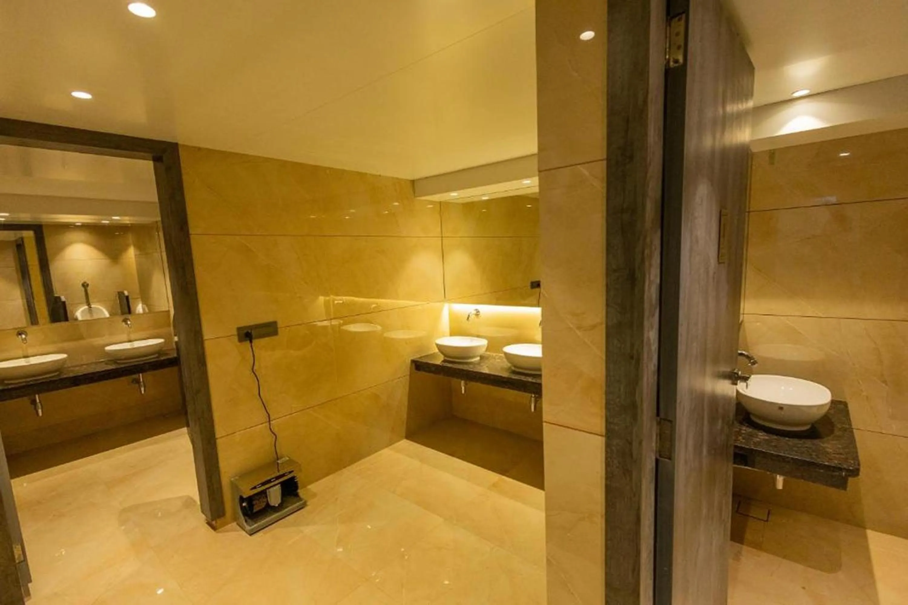 Bathroom in Shera Hotels & Banquets