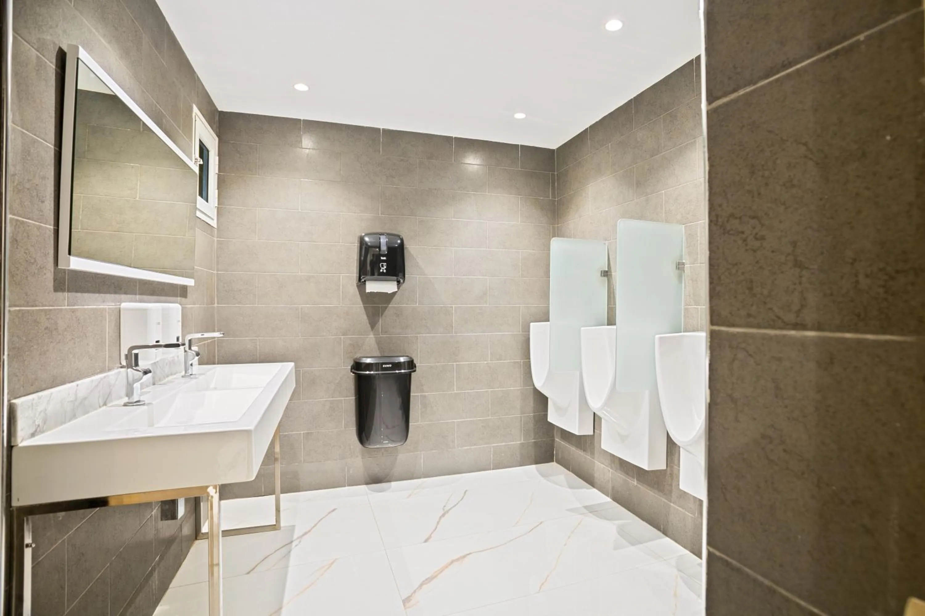 Toilet in Hotel Donia Sfax