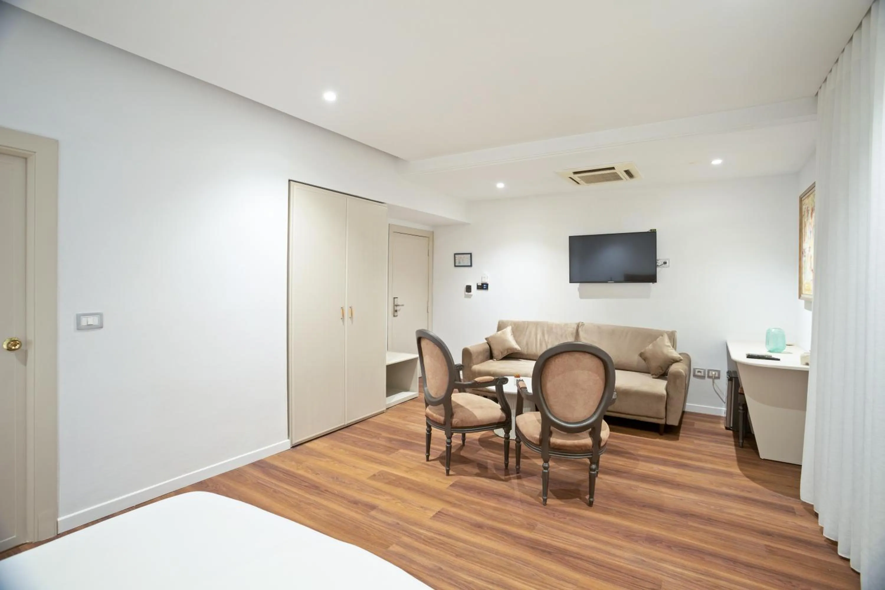 TV and multimedia, Bed in Hotel Donia Sfax