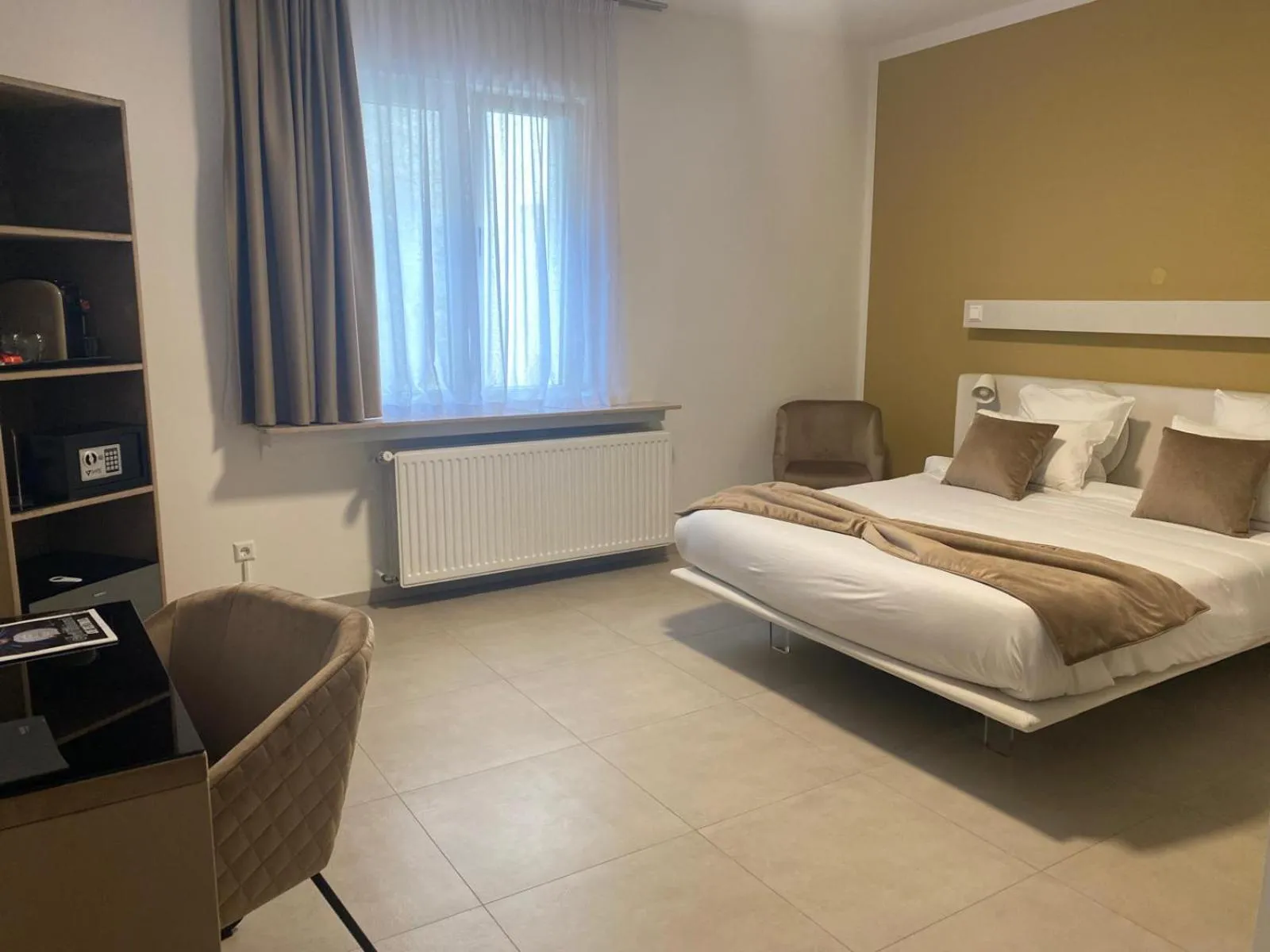 Property building, Bed in Hotel Ehnen La Moselle Luxembourg
