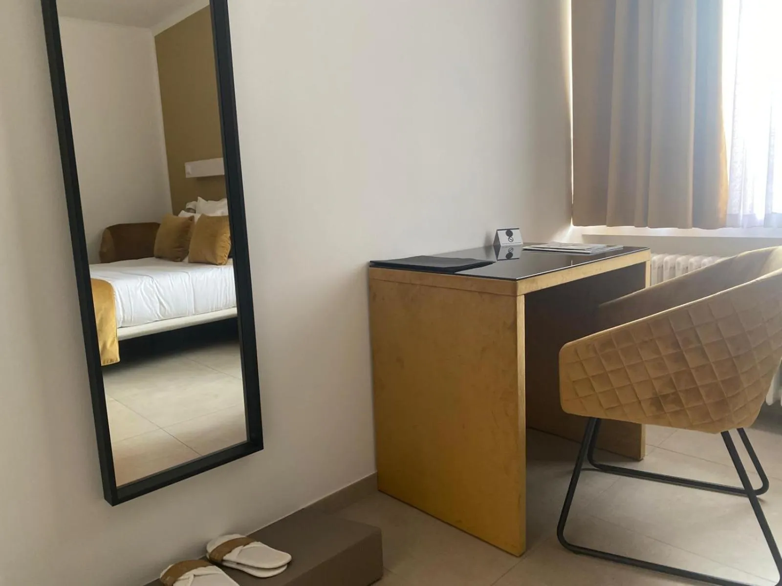 Property building, Bed in Hotel Ehnen La Moselle Luxembourg