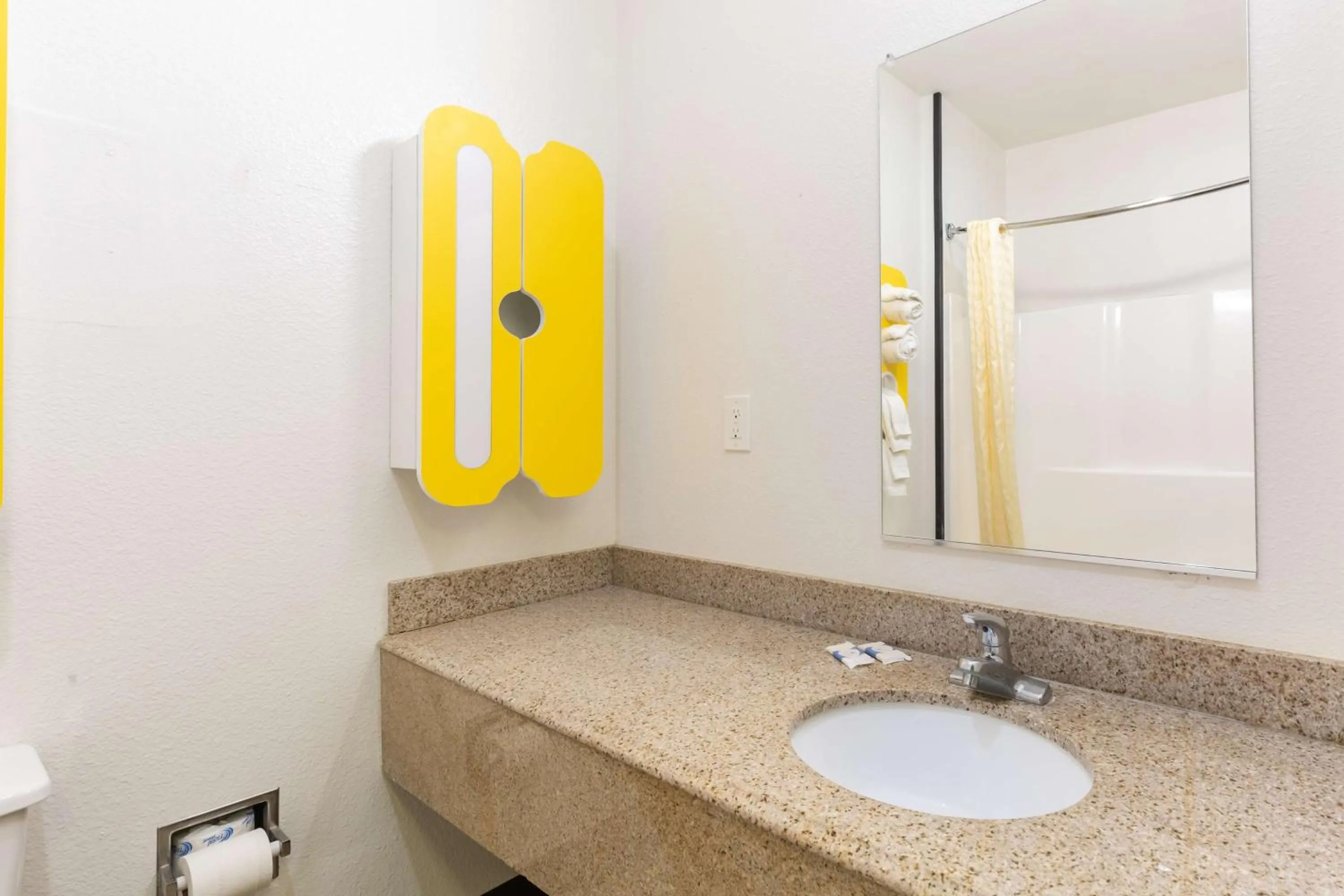 Bathroom in Studio 6 Bay City TX