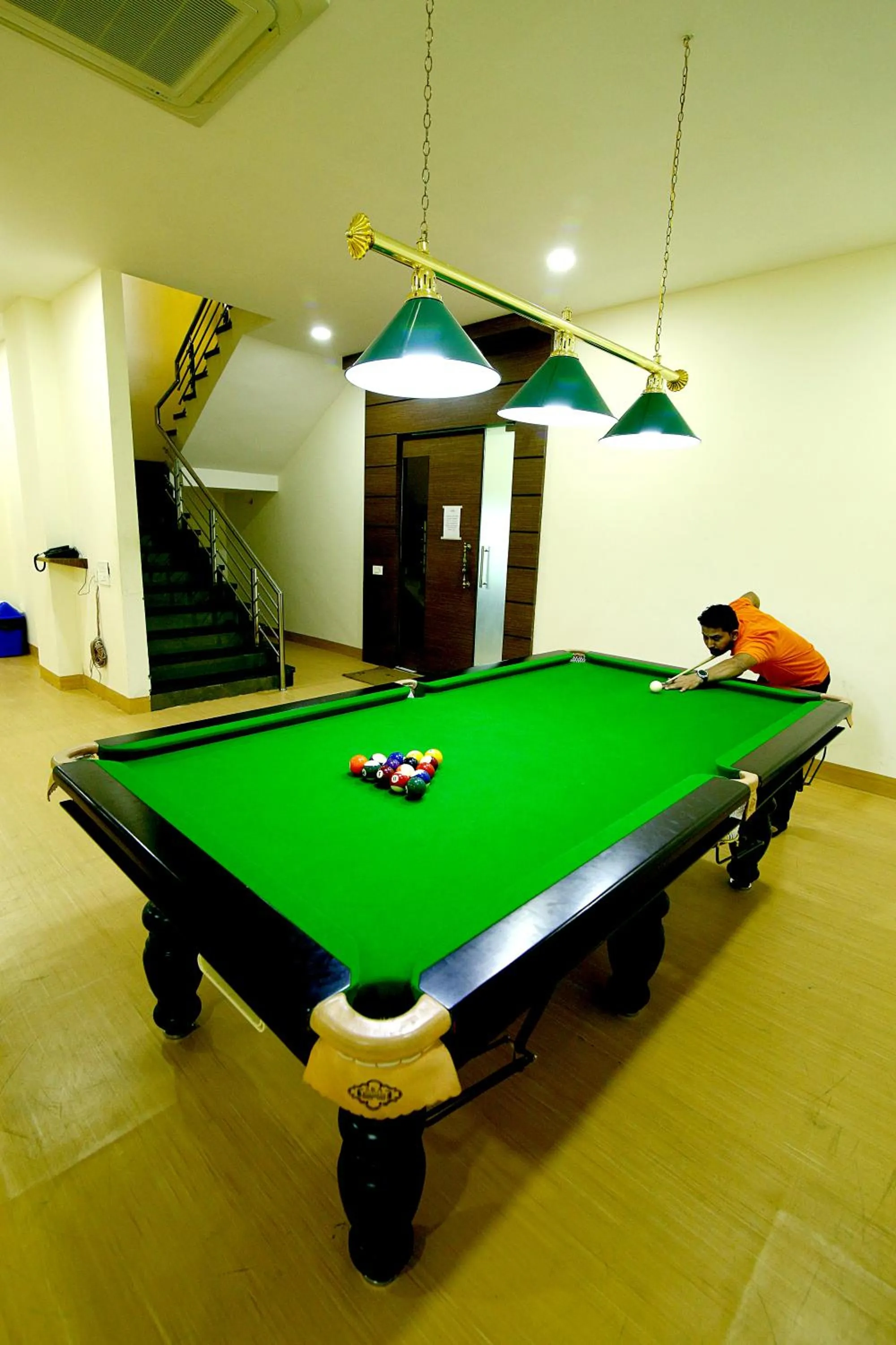 Billiard in Hotel Solaris