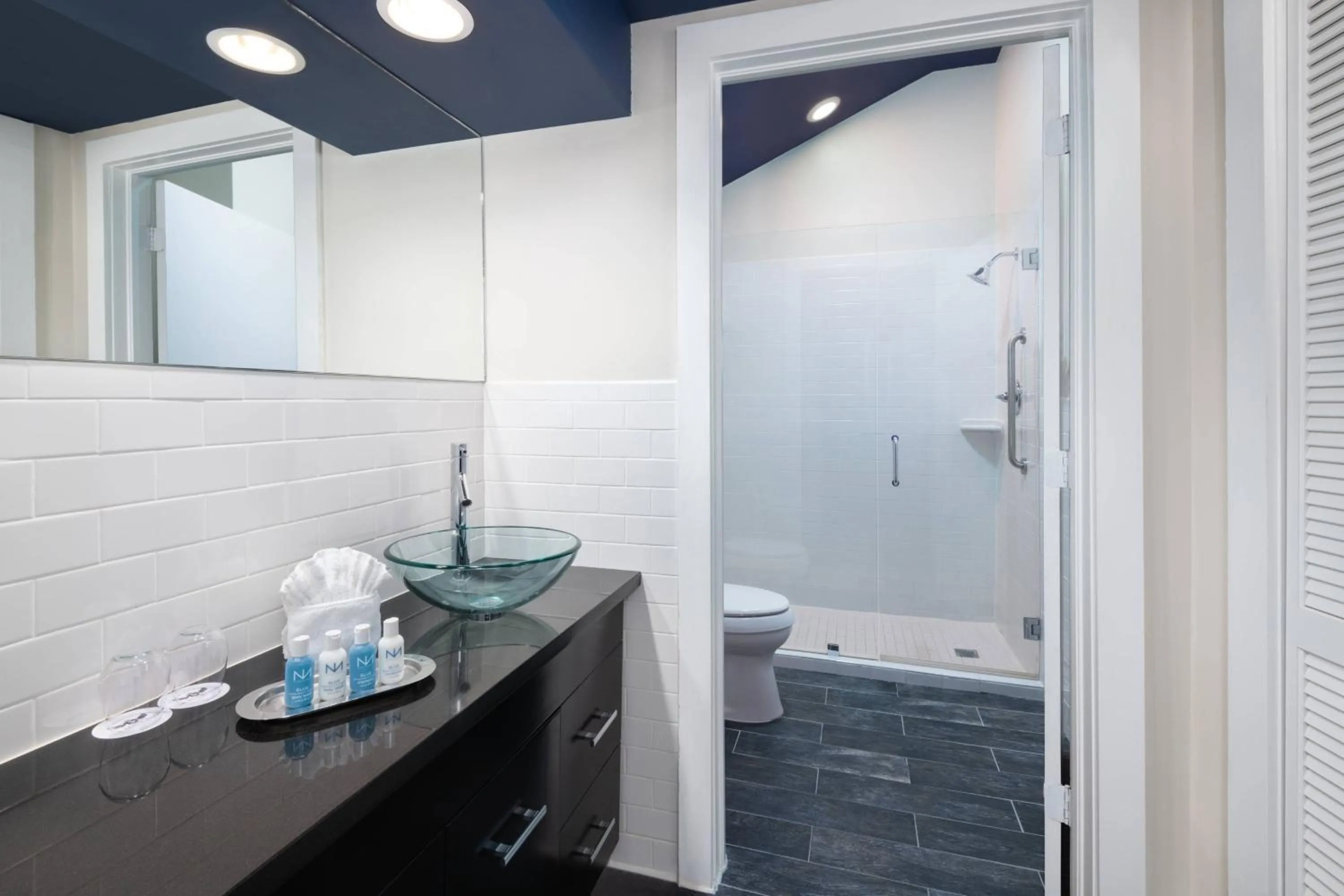 Photo of the whole room in The Saint Hotel Key West, Autograph Collection, Adult Only