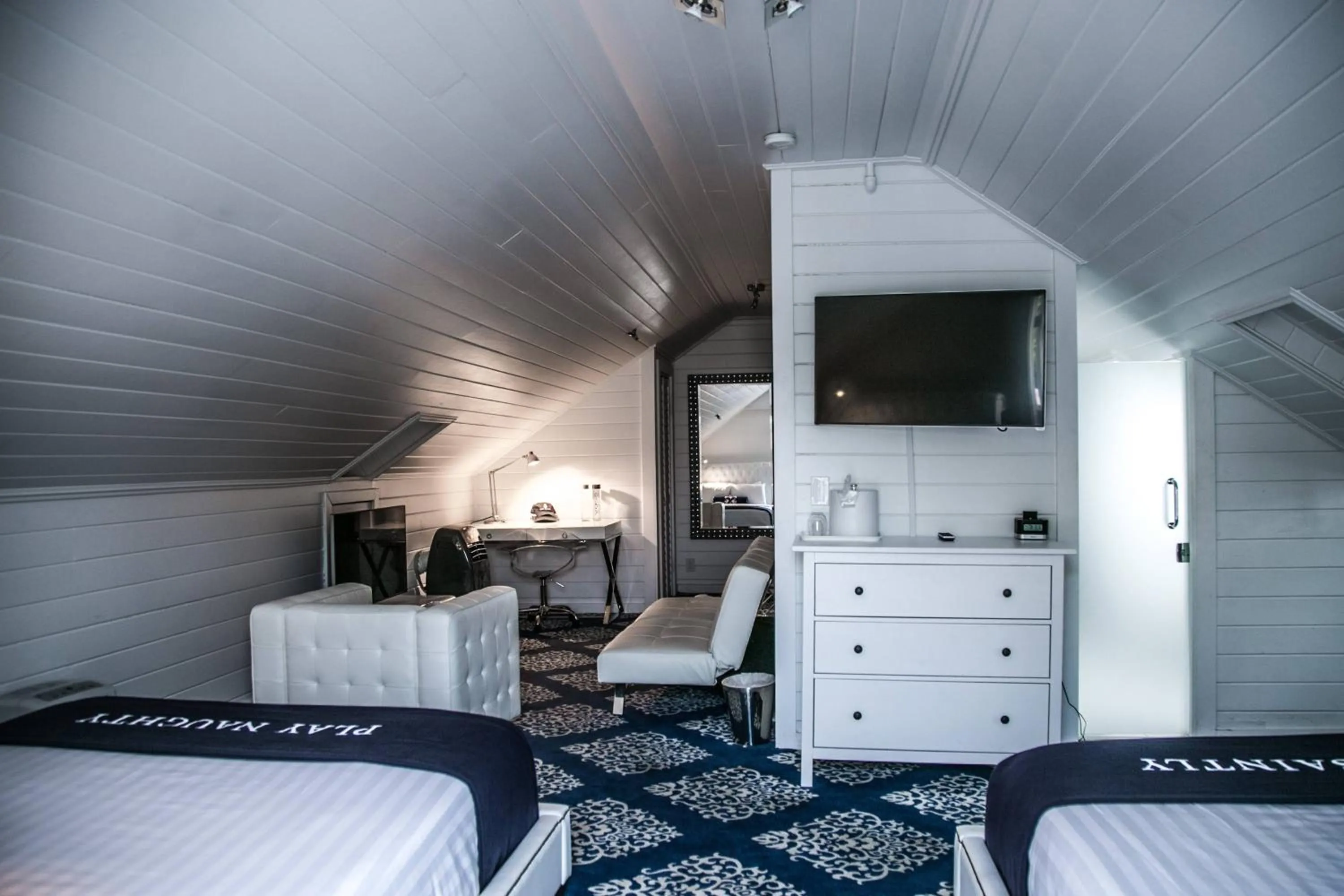 Photo of the whole room, Bed in The Saint Hotel Key West, Autograph Collection, Adult Only