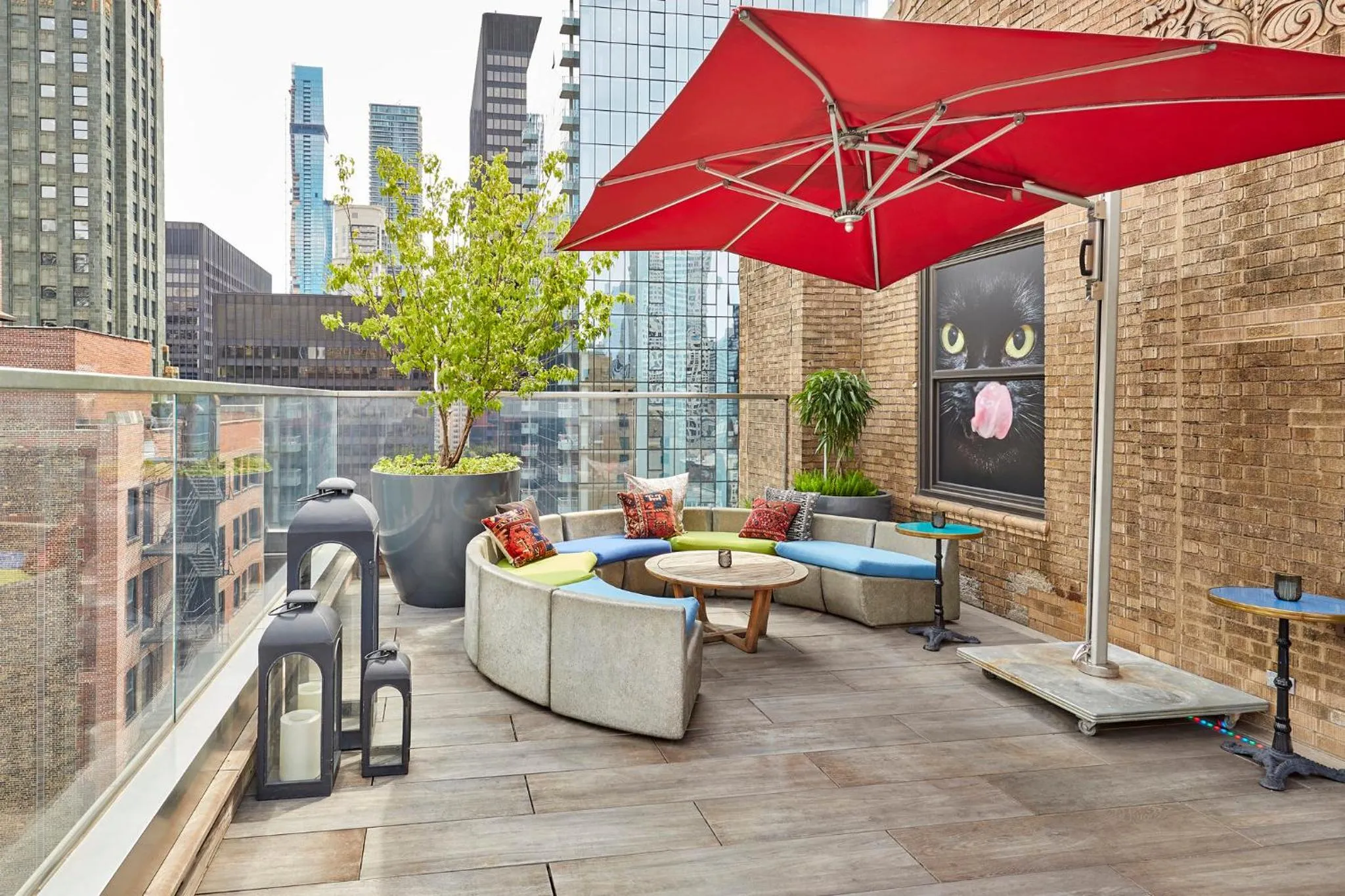 Lounge or bar in Virgin Hotels Chicago