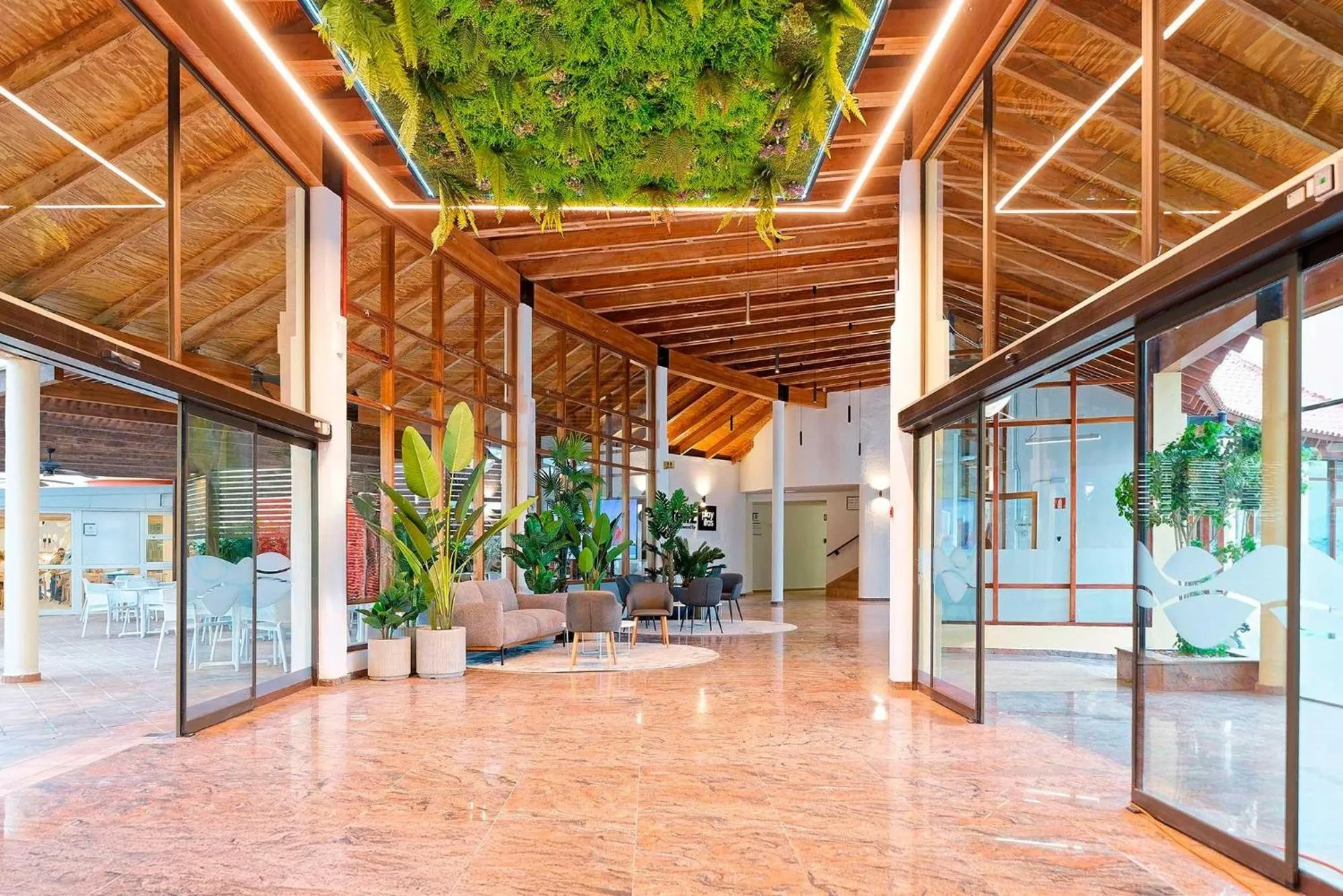 Lobby or reception in Sport Hotel Monte Feliz - powered by Playitas