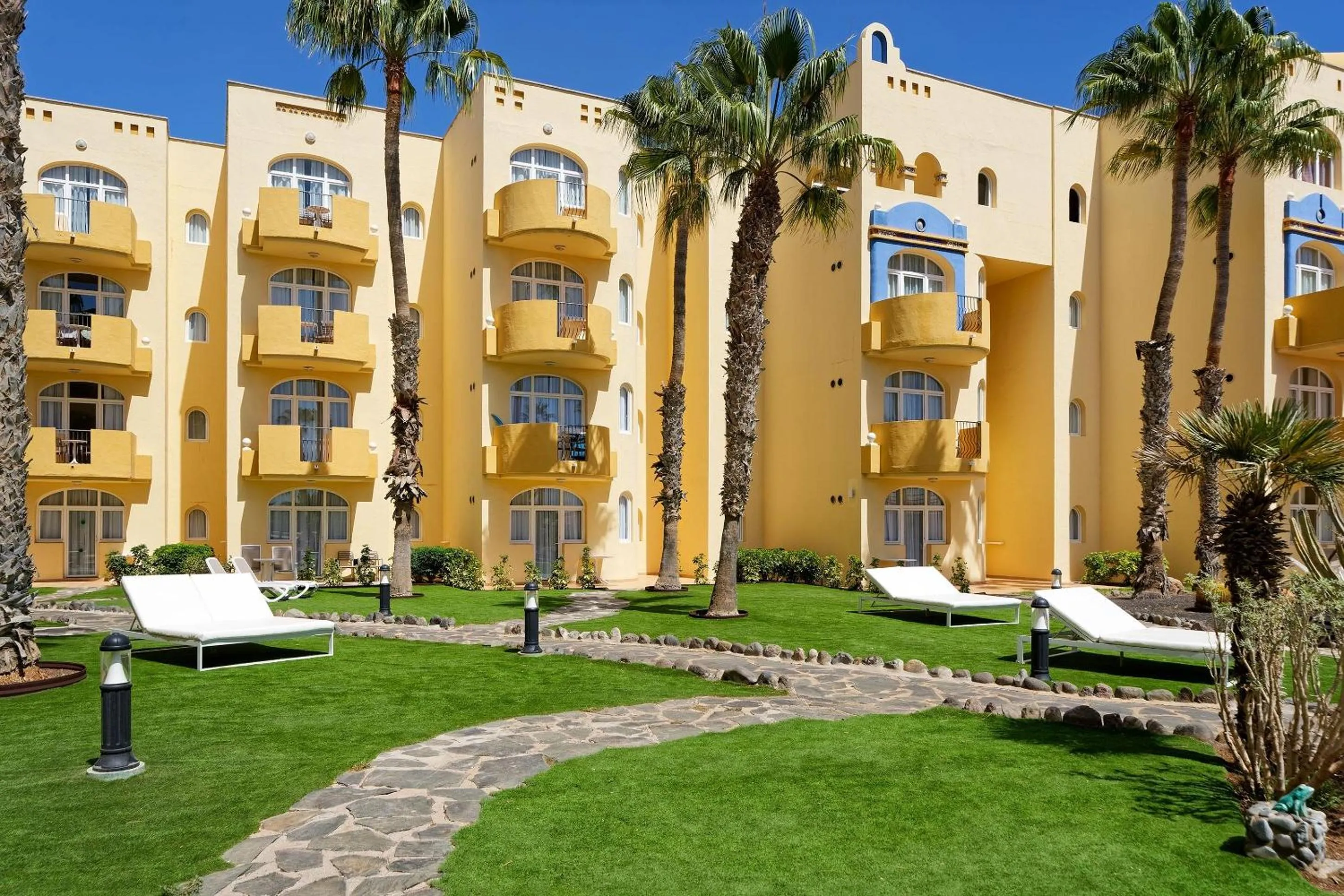 Property building in Sport Hotel Monte Feliz - powered by Playitas