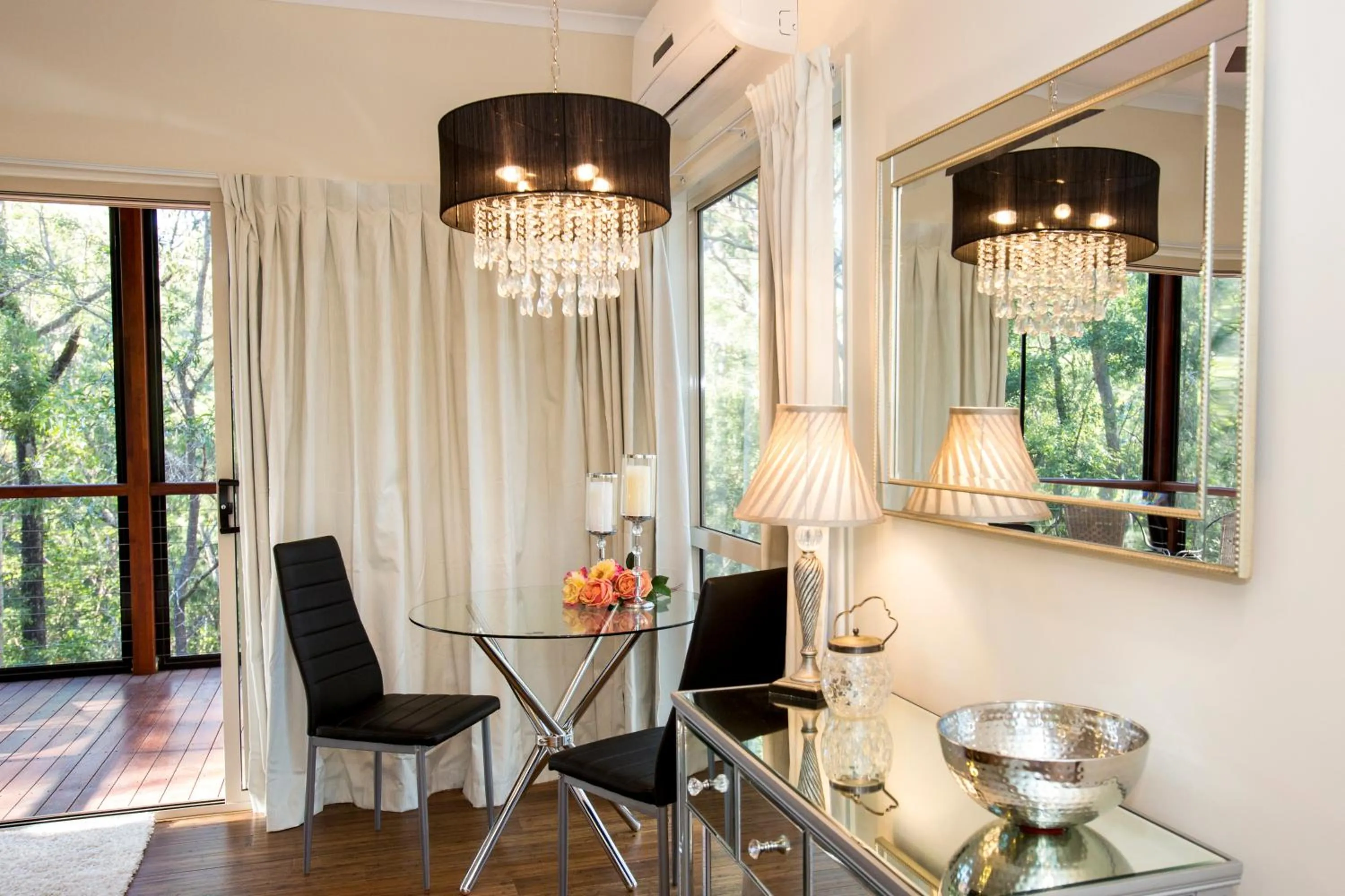 Dining area in Mt Cotton Retreat