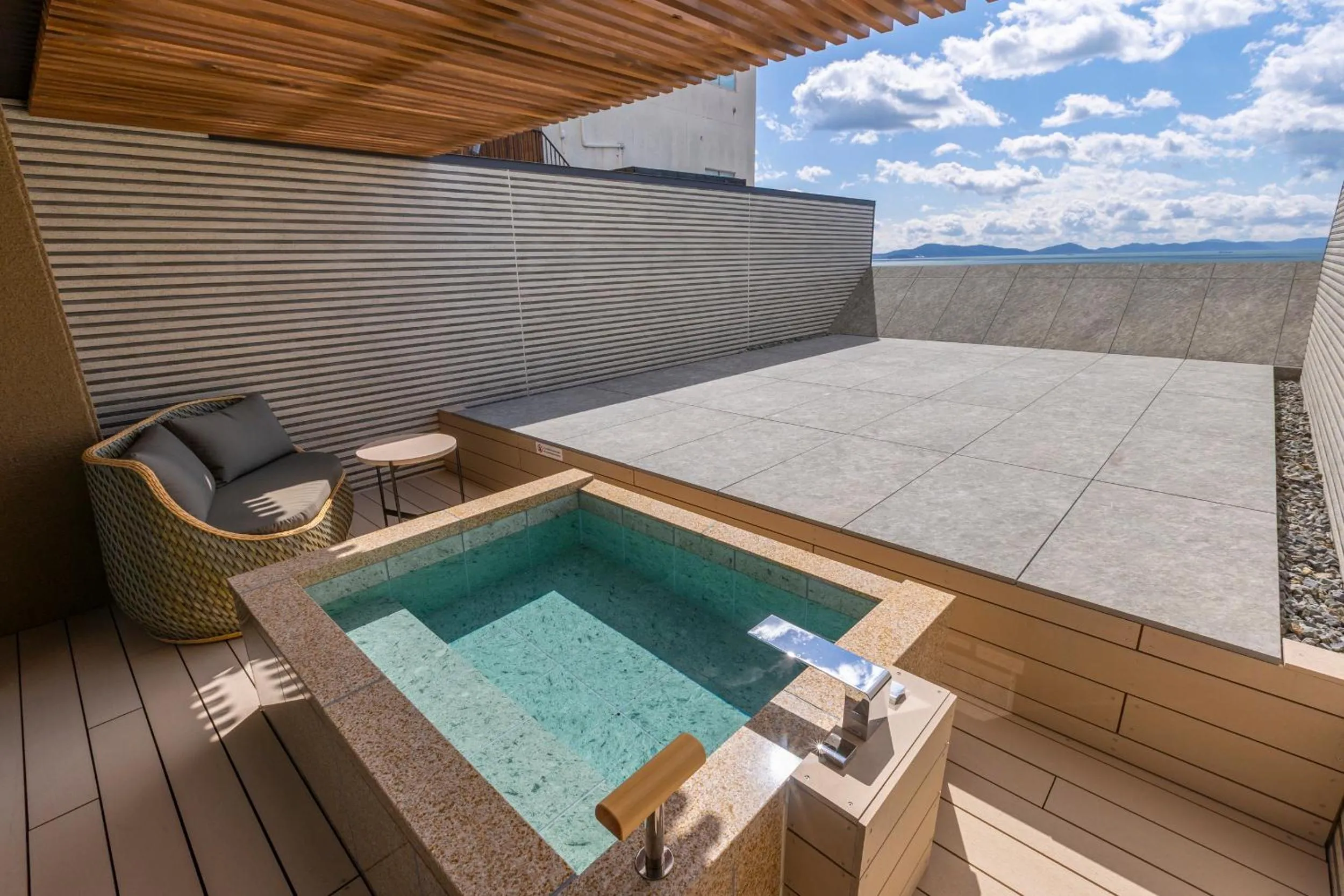 Hot Tub in Hotel Meizanso